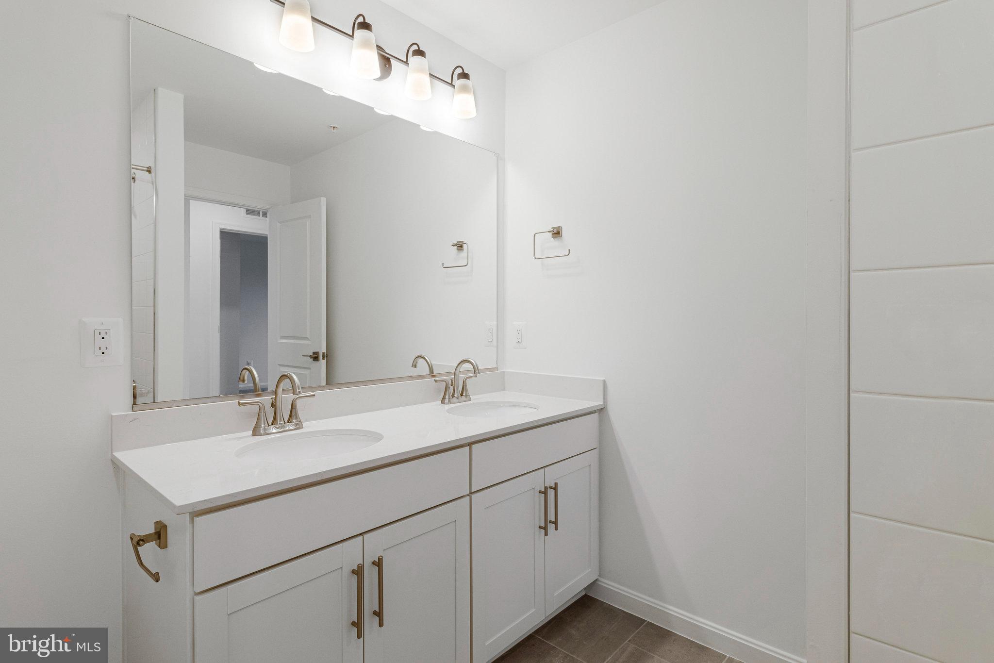 ELMWOOD FARM - Residential