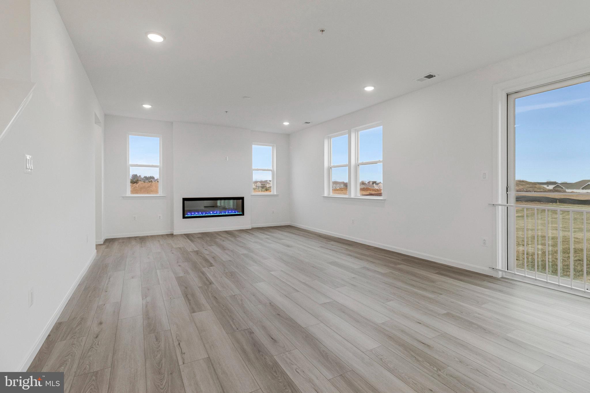 ELMWOOD FARM - Residential