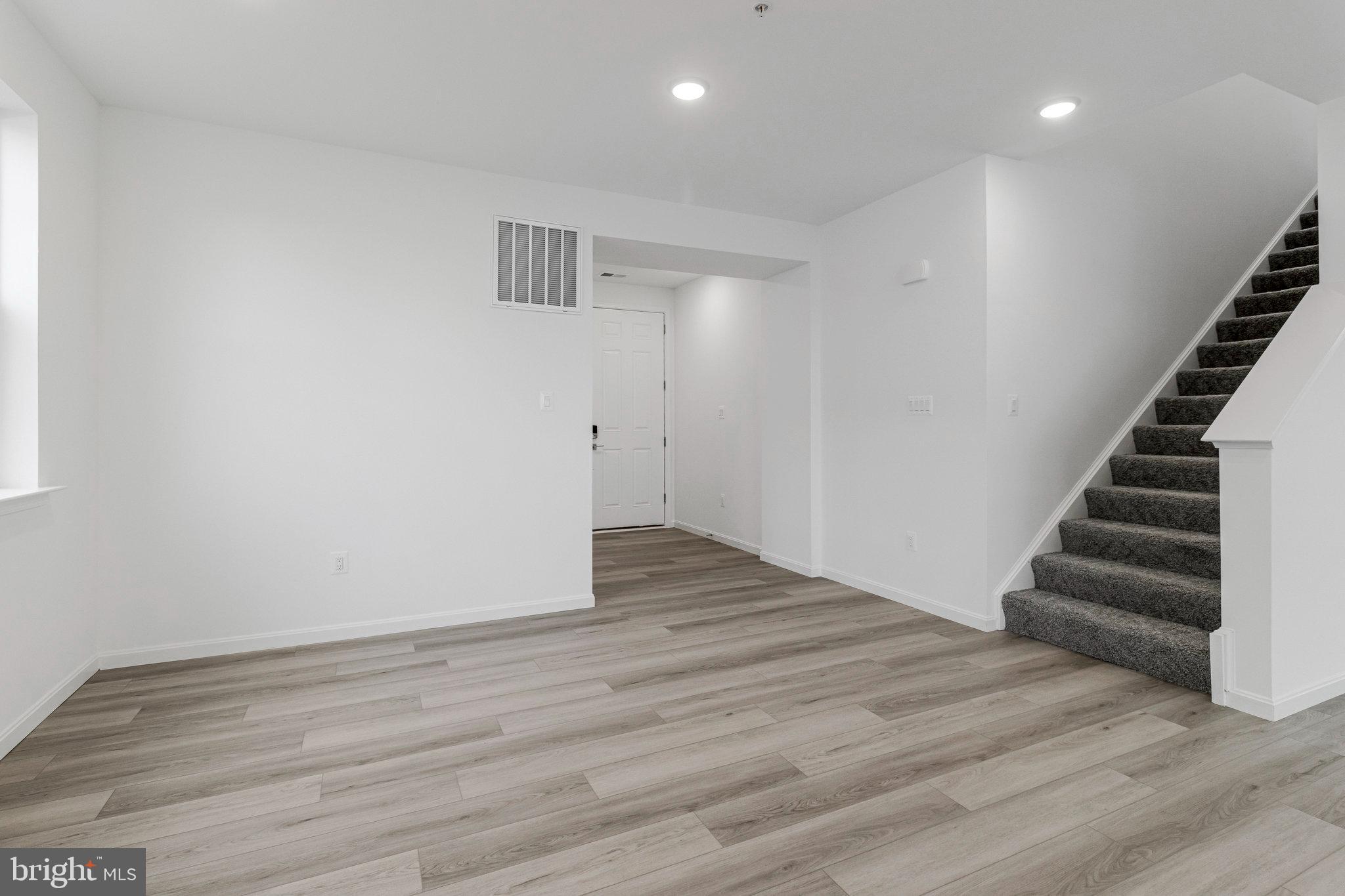 ELMWOOD FARM - Residential