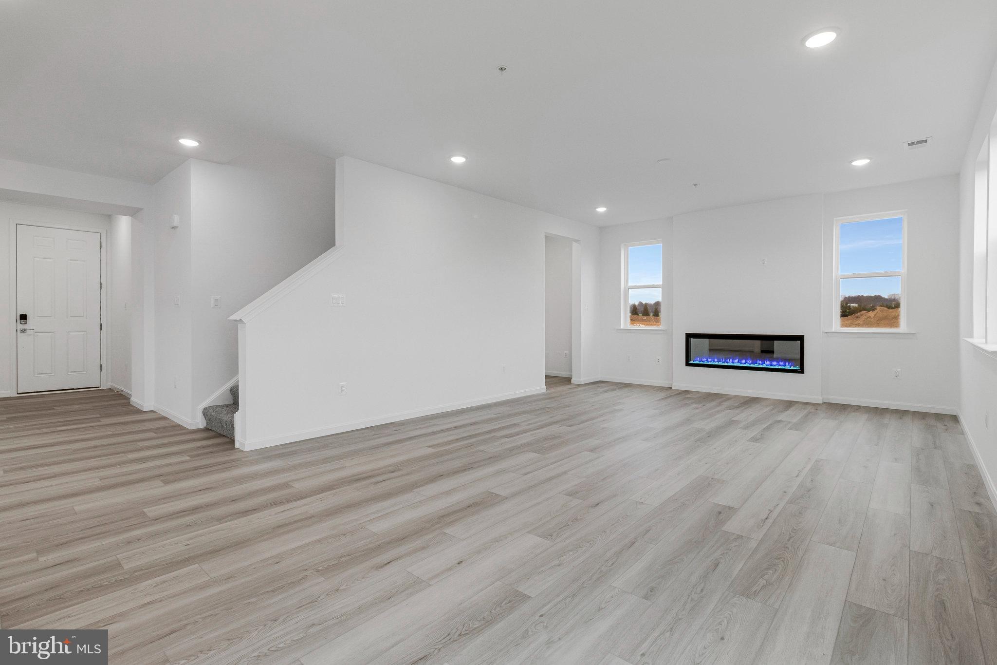 ELMWOOD FARM - Residential