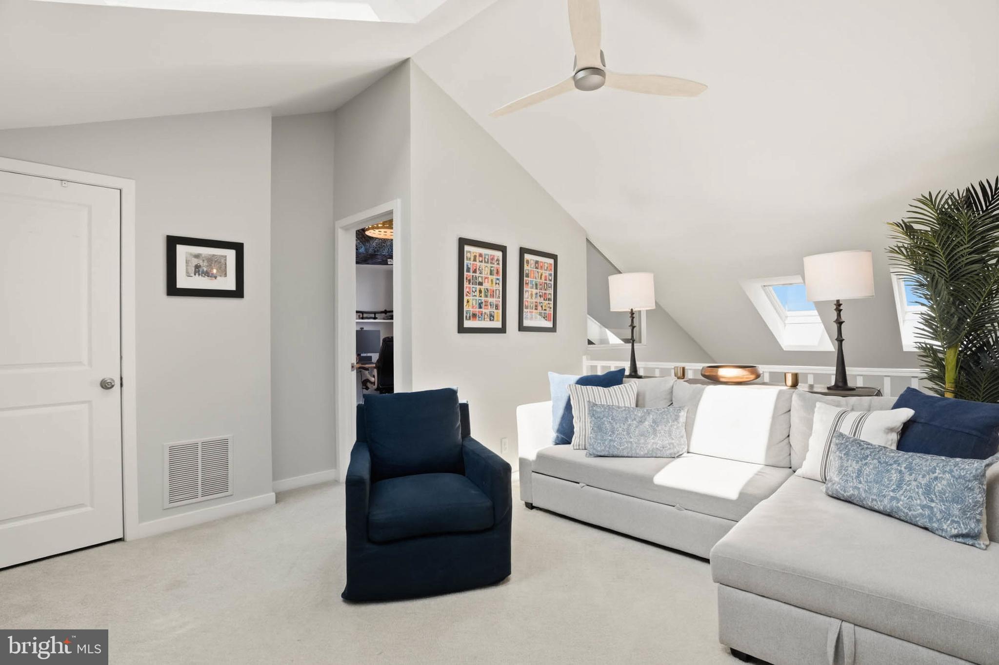 CHESAPEAKE HARBOUR - Residential