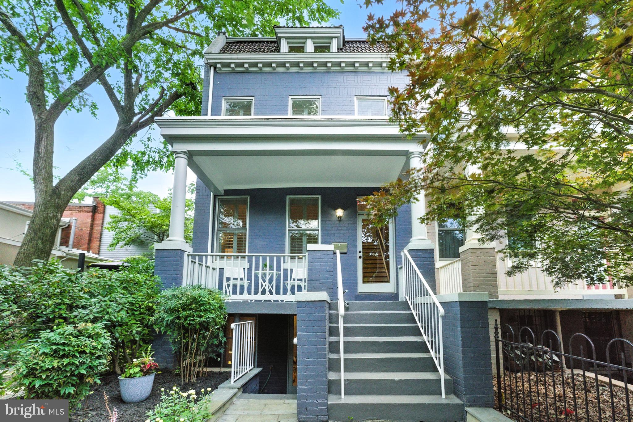304 12TH STREET NE