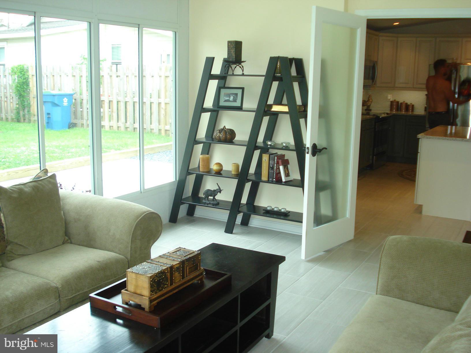 RIVIERA BEACH - Residential