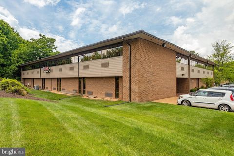 5641 BURKE CENTRE BURKE VA 22015