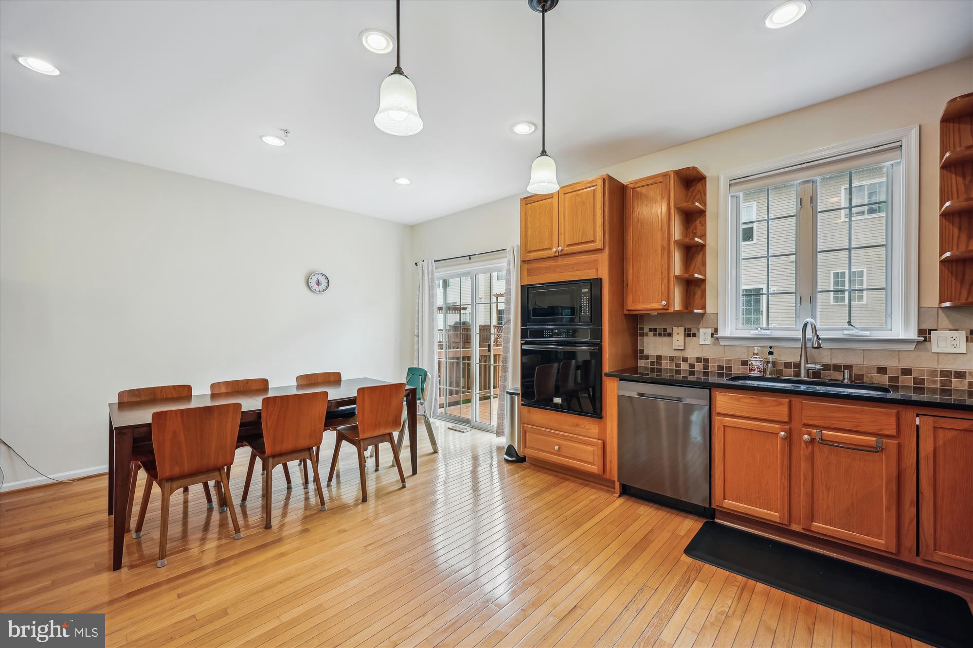 KINGSVIEW VILLAGE - Residential