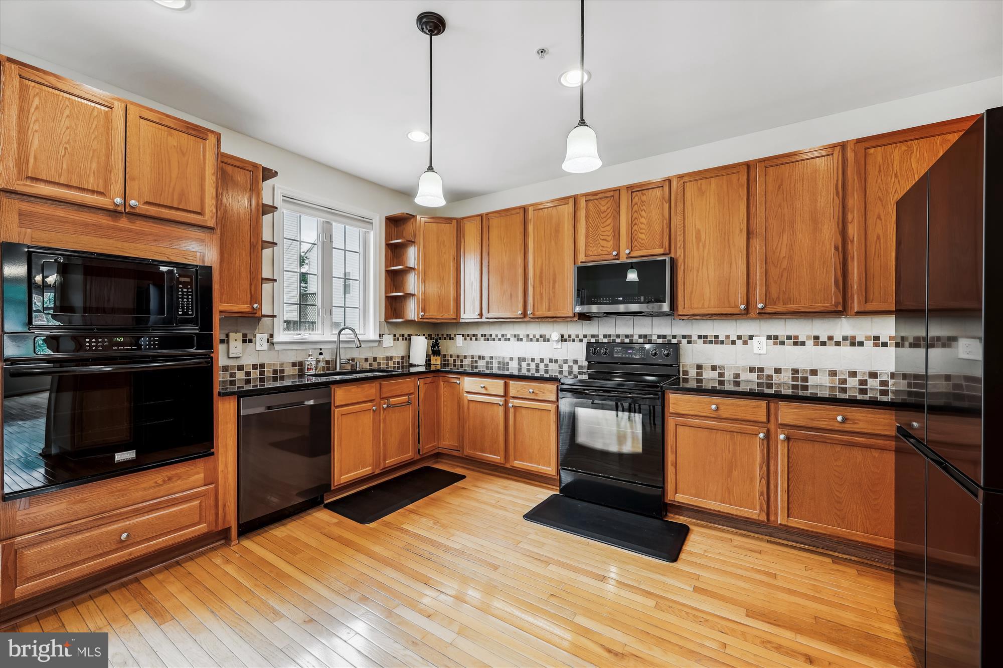 KINGSVIEW VILLAGE - Residential