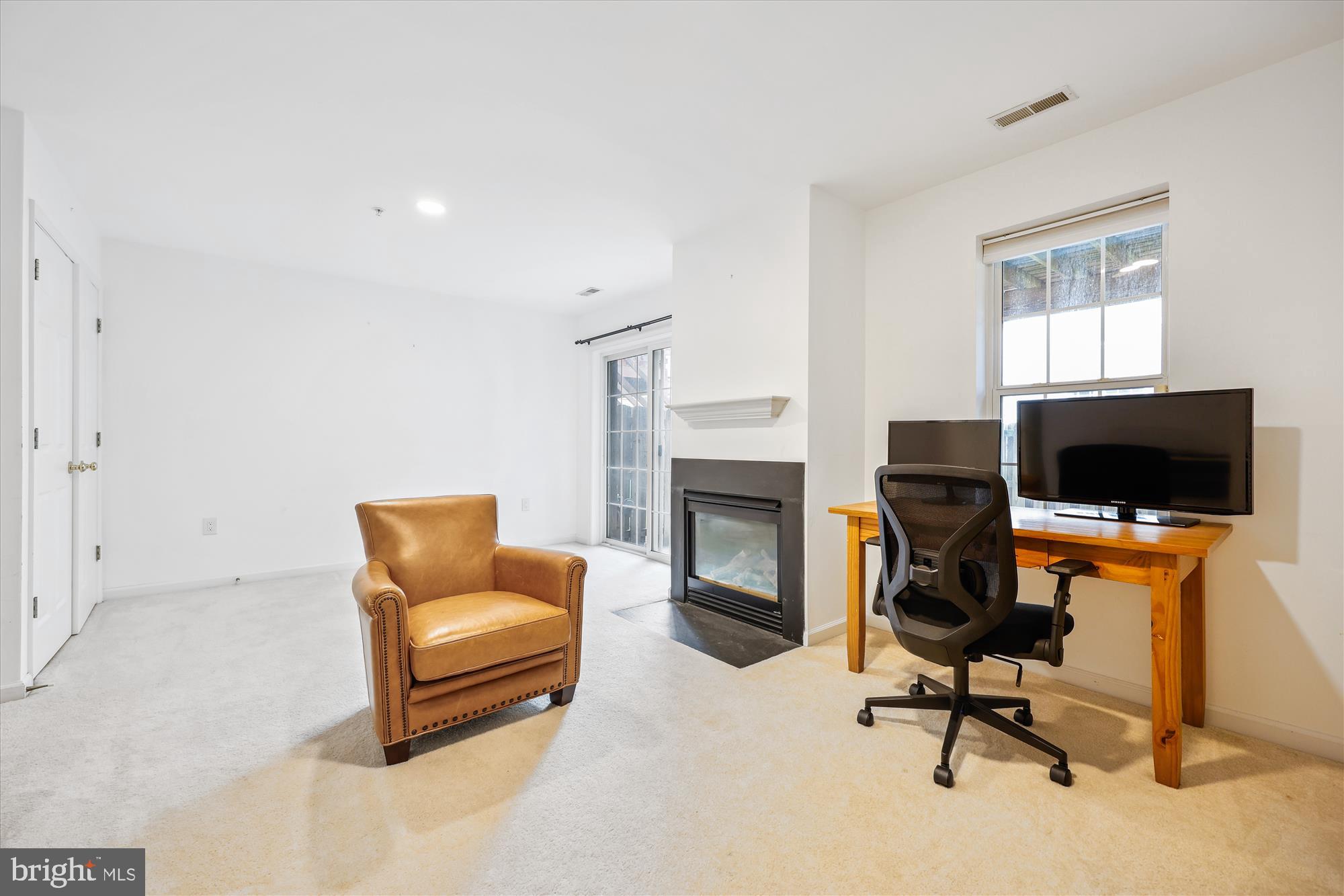 KINGSVIEW VILLAGE - Residential