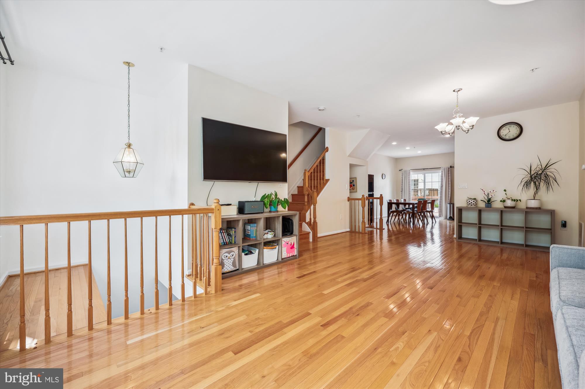 KINGSVIEW VILLAGE - Residential