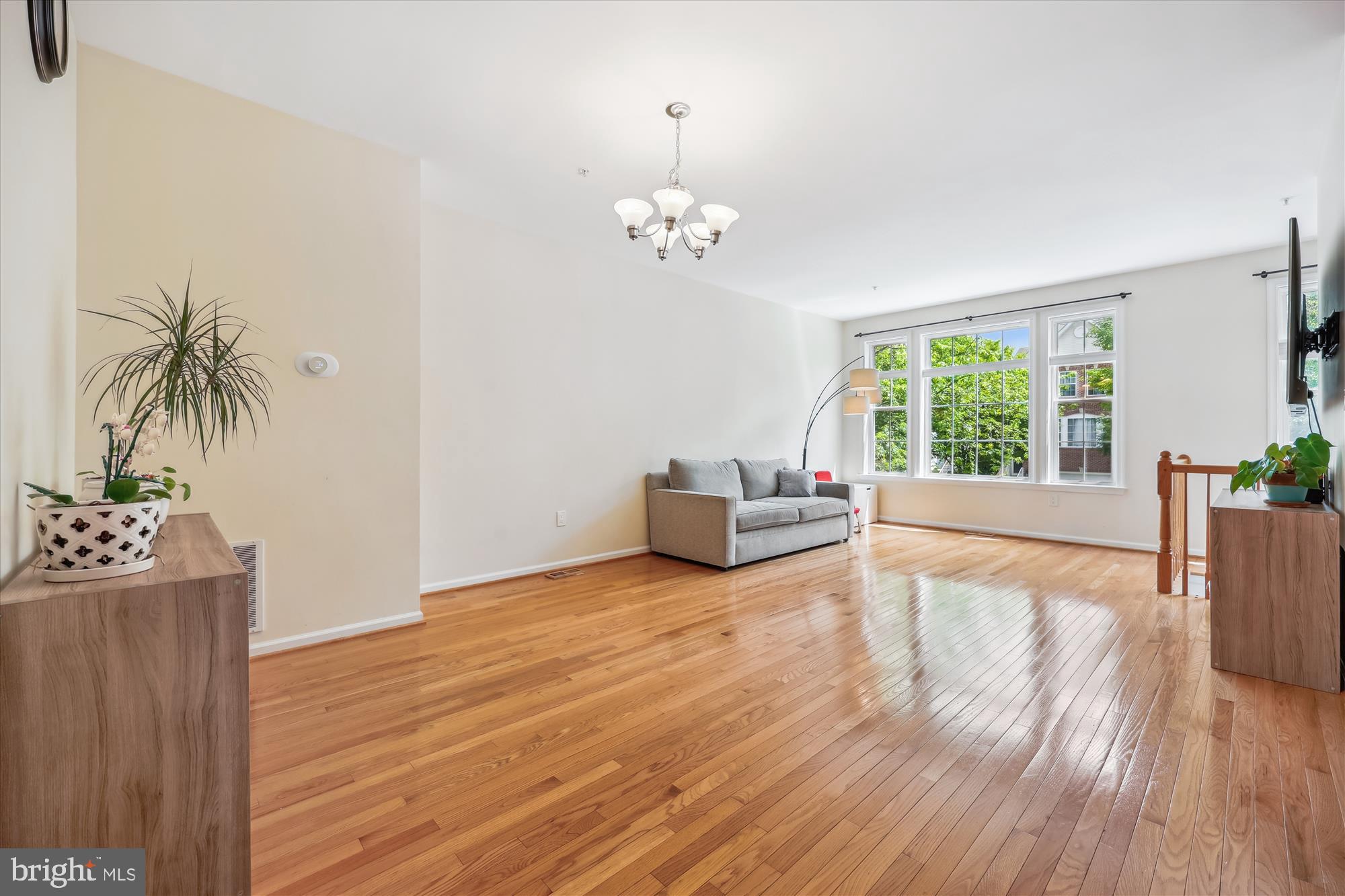 KINGSVIEW VILLAGE - Residential