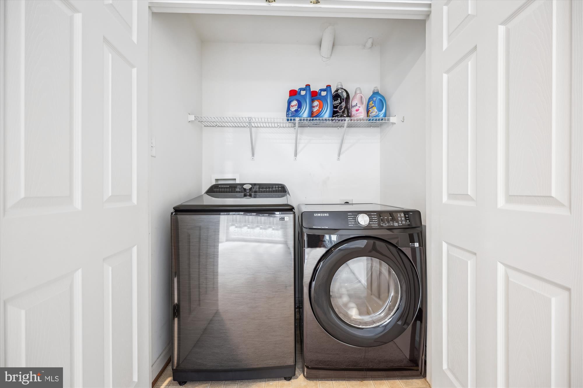 KINGSVIEW VILLAGE - Residential