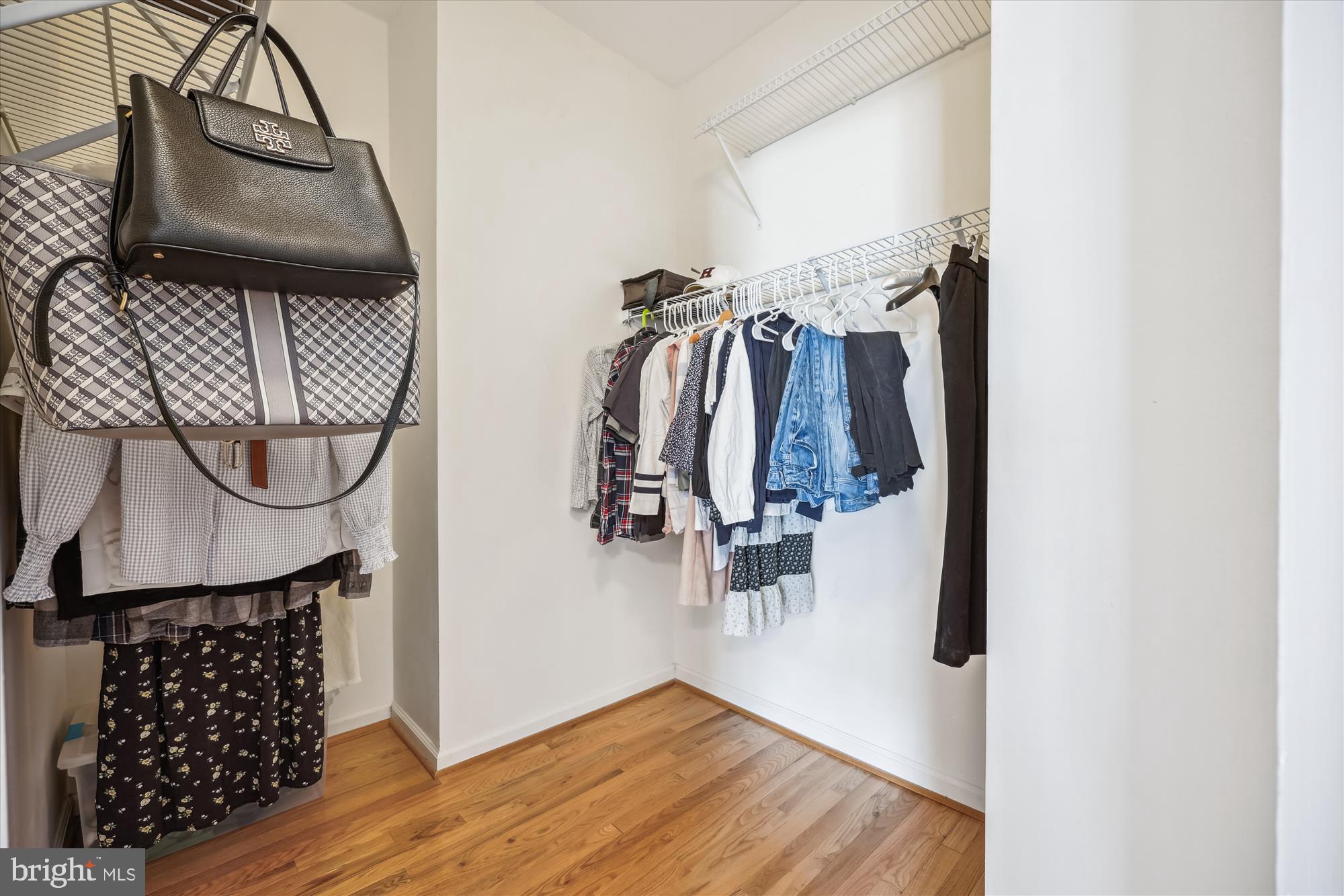 KINGSVIEW VILLAGE - Residential