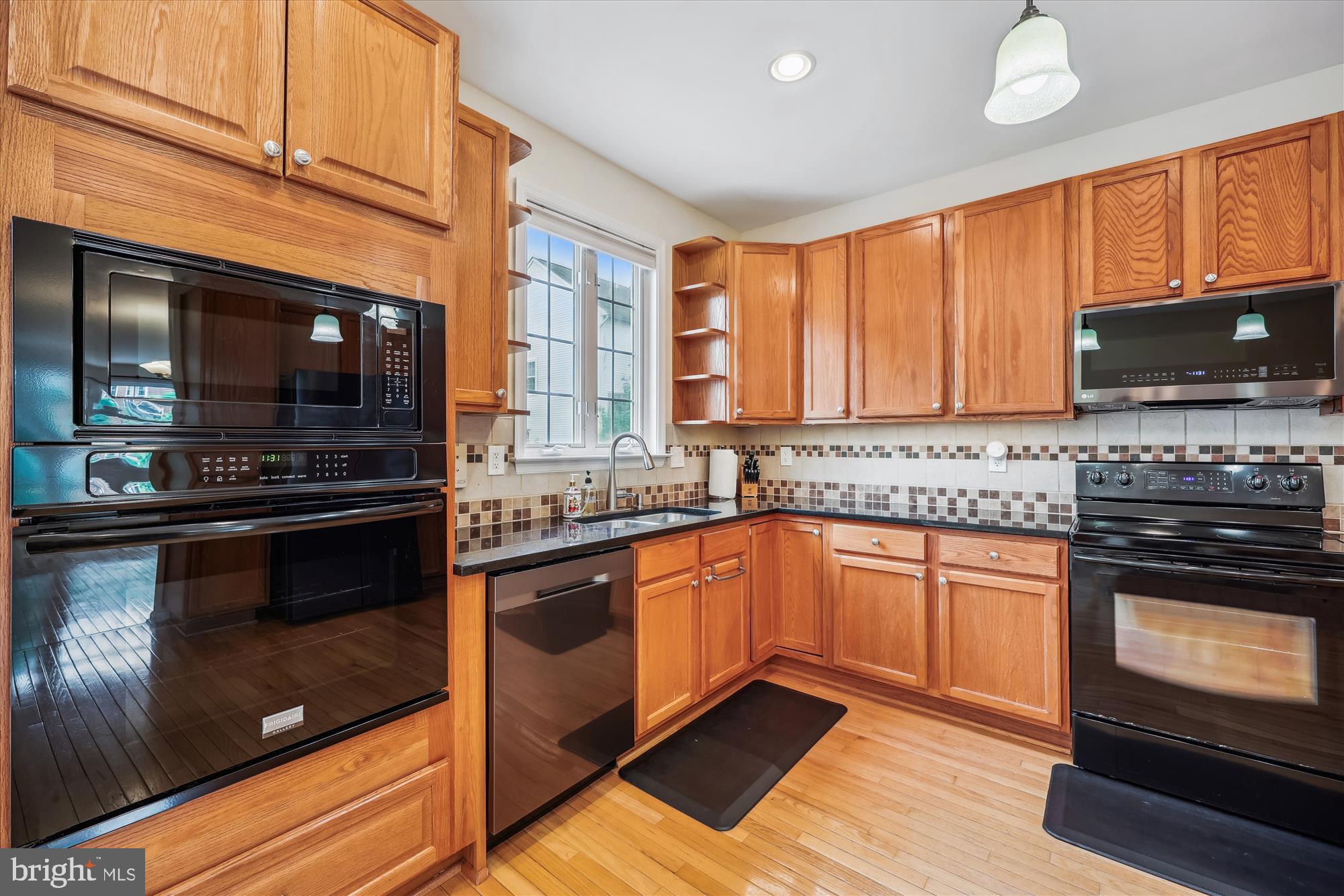 KINGSVIEW VILLAGE - Residential