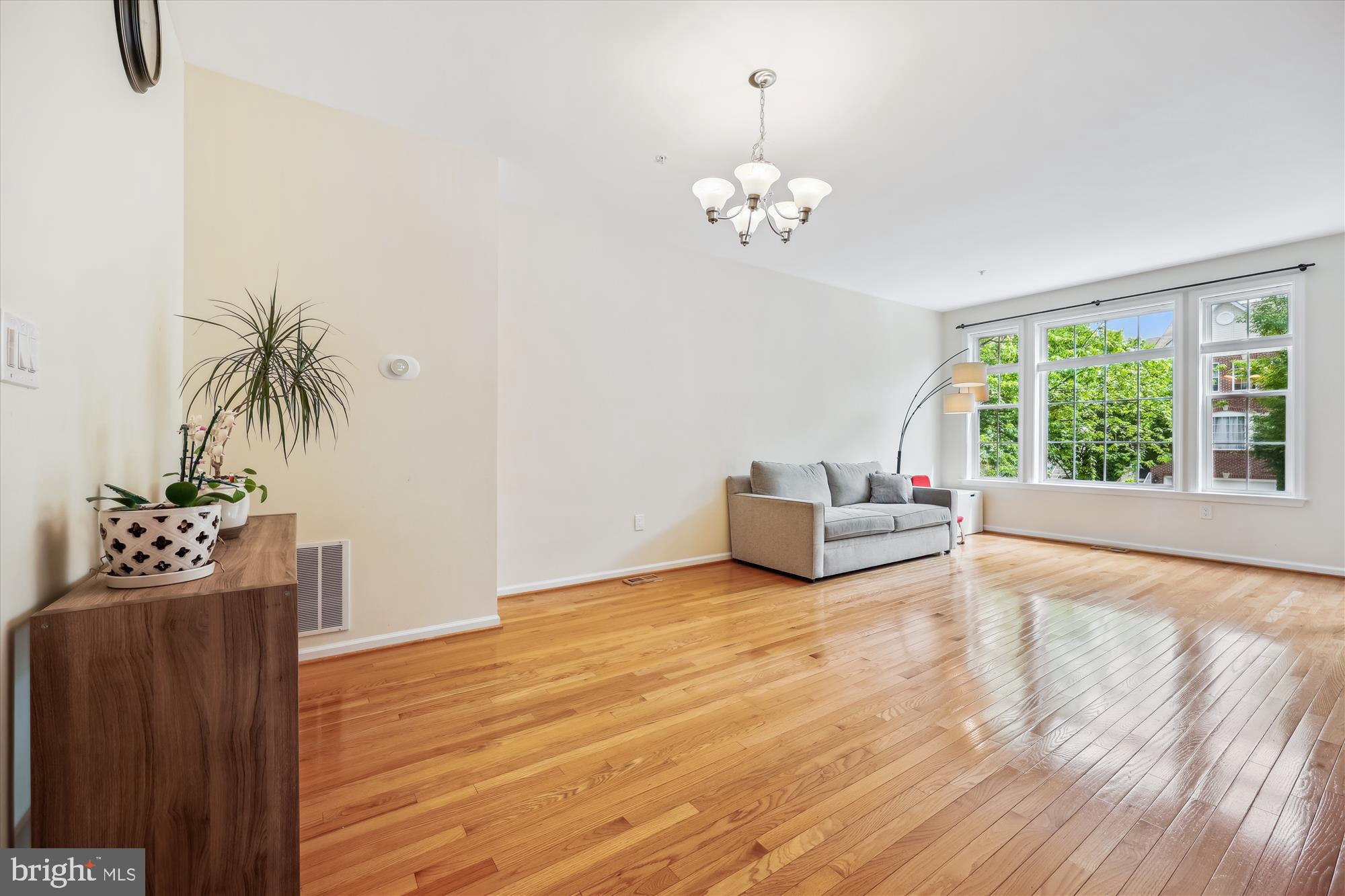 KINGSVIEW VILLAGE - Residential