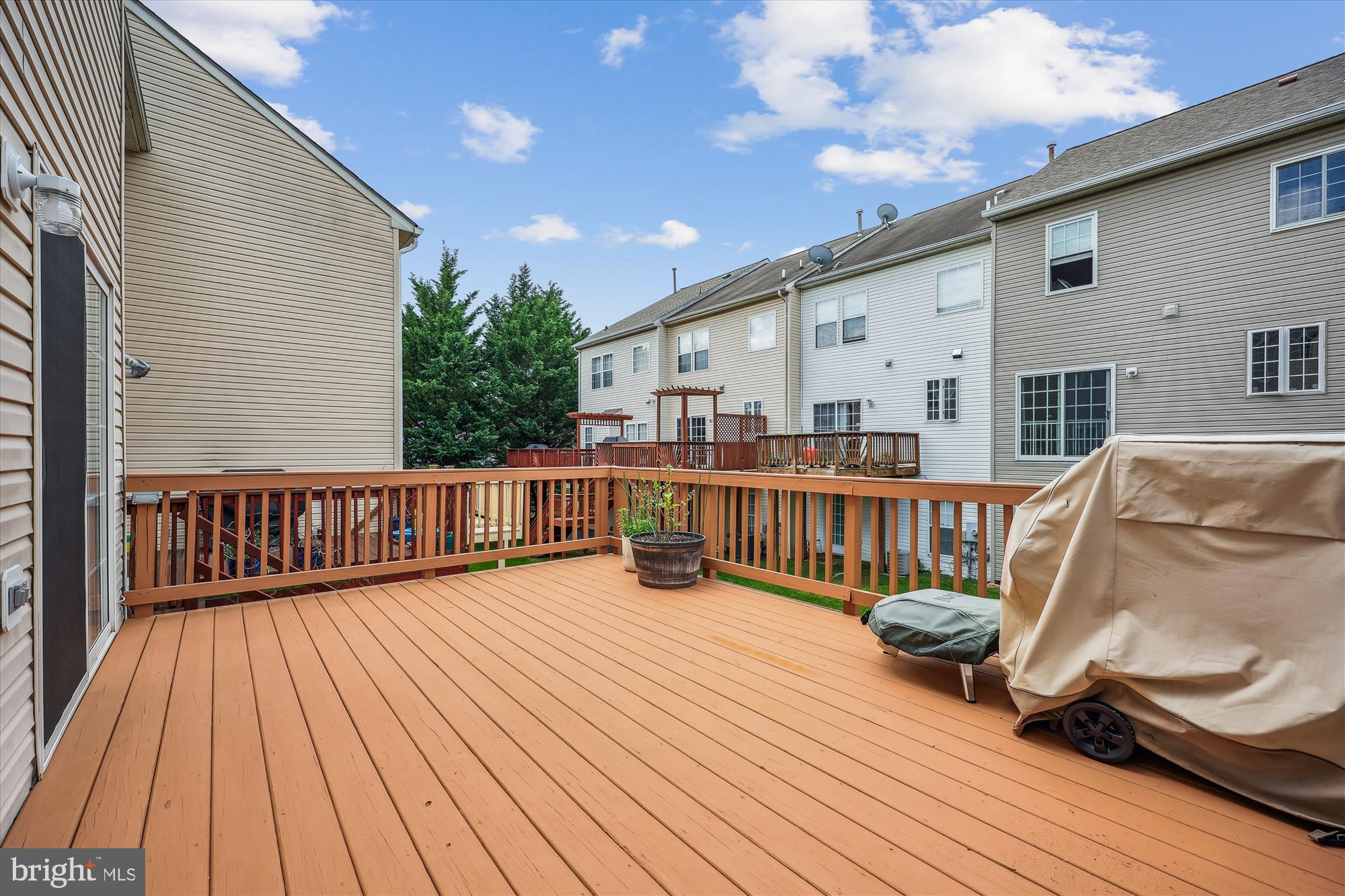 KINGSVIEW VILLAGE - Residential