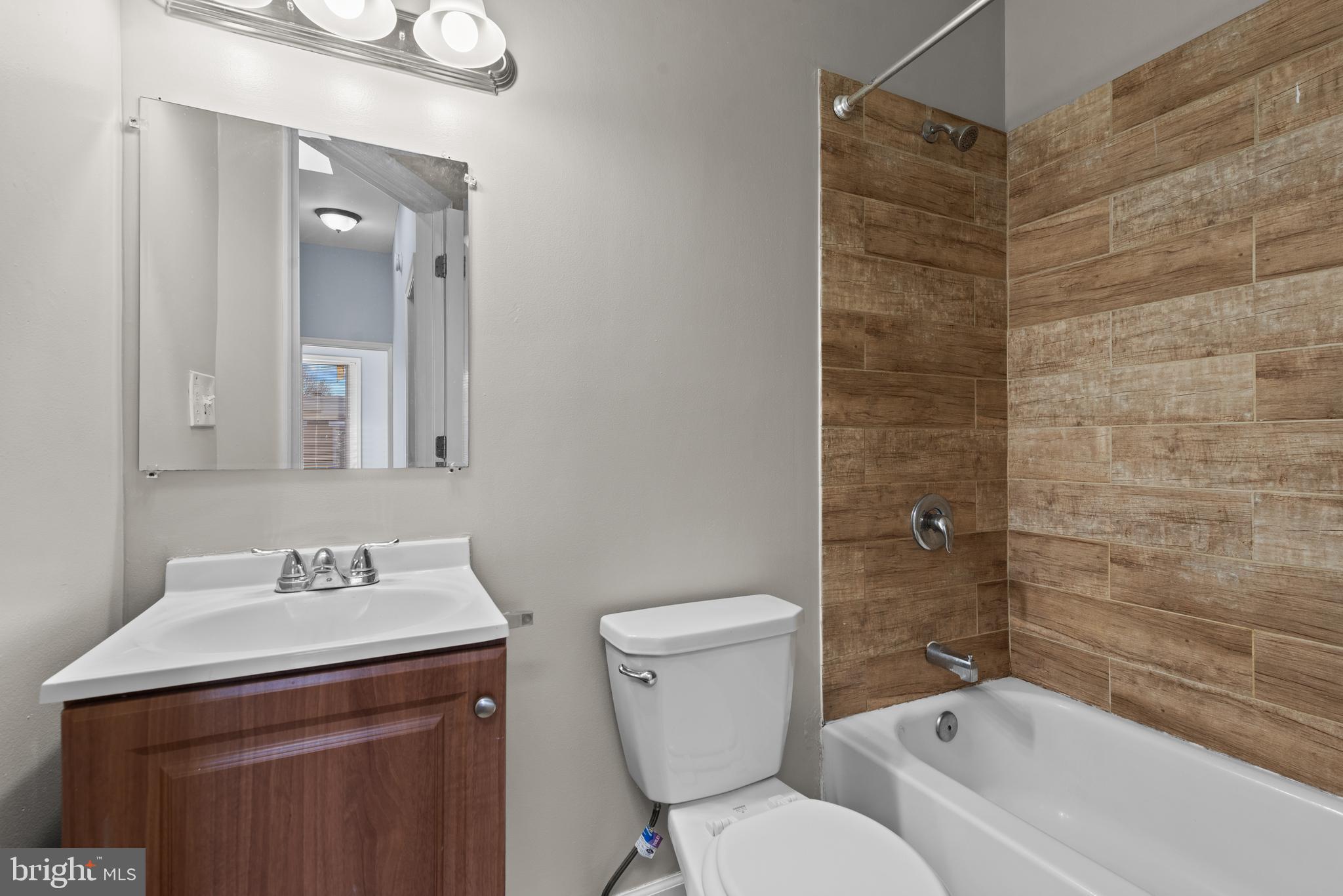 MCELDERRY PARK - Residential Lease