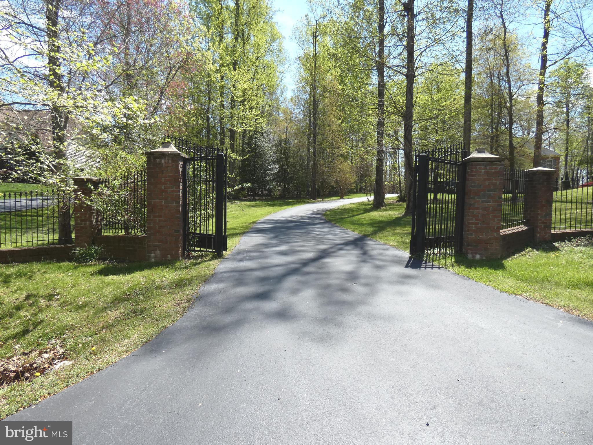 ELLIS PLANTATION - Residential