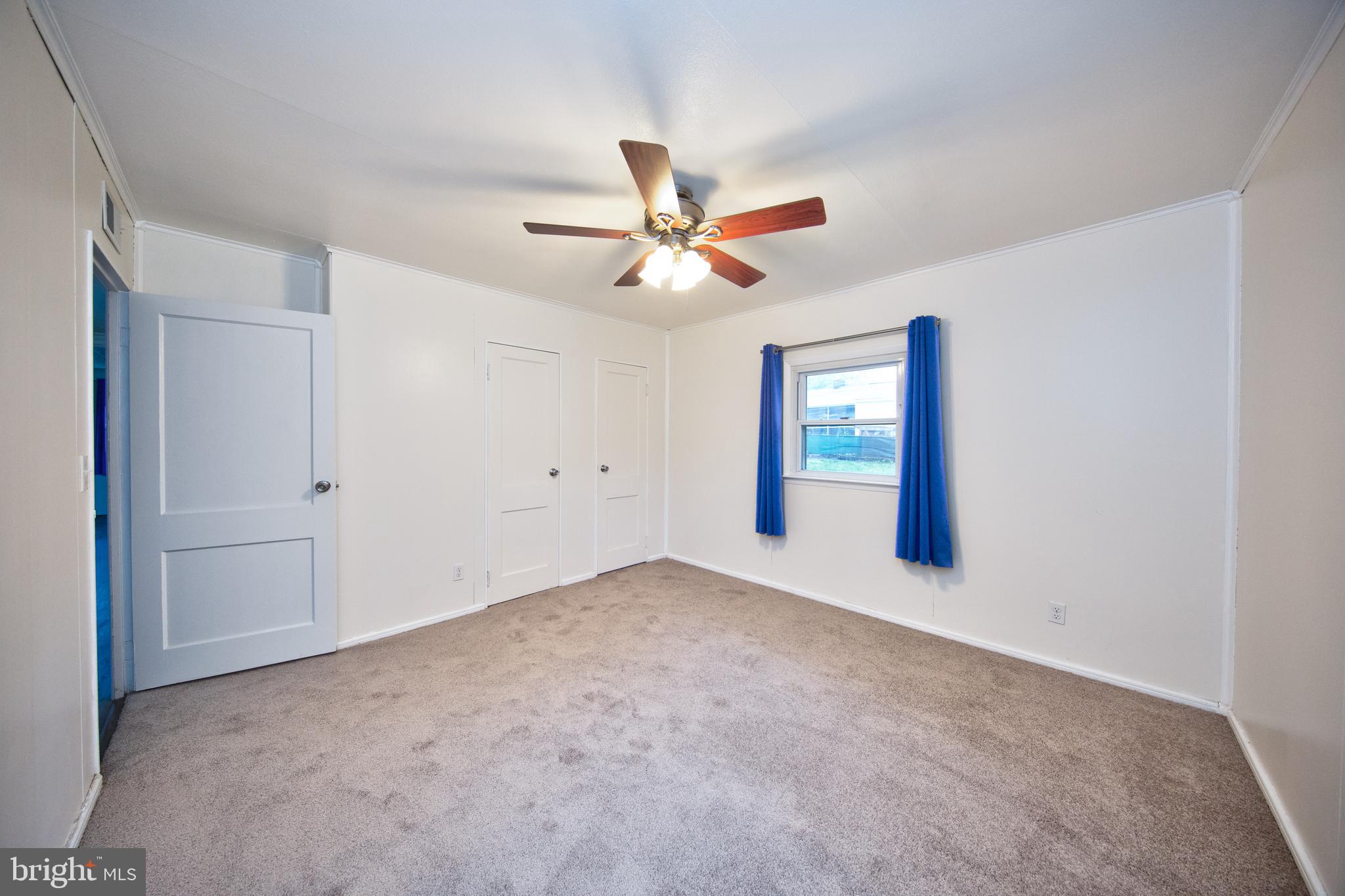 ROYAL ACRES - Residential