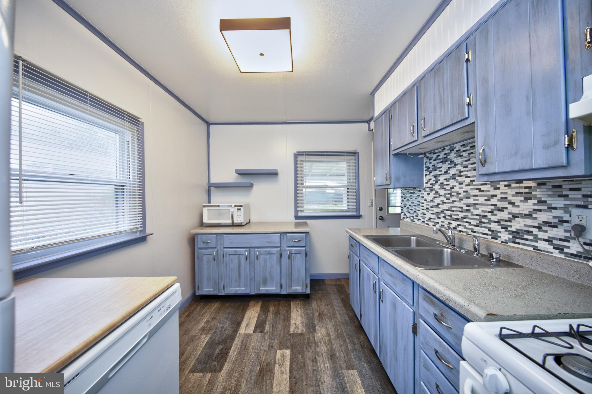 ROYAL ACRES - Residential