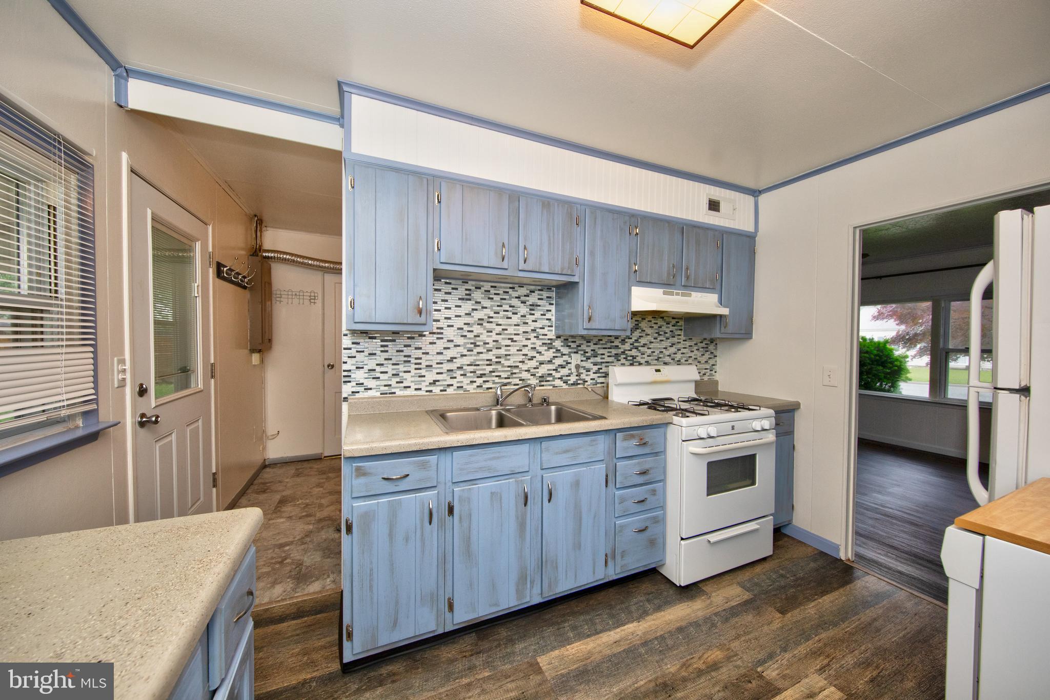 ROYAL ACRES - Residential