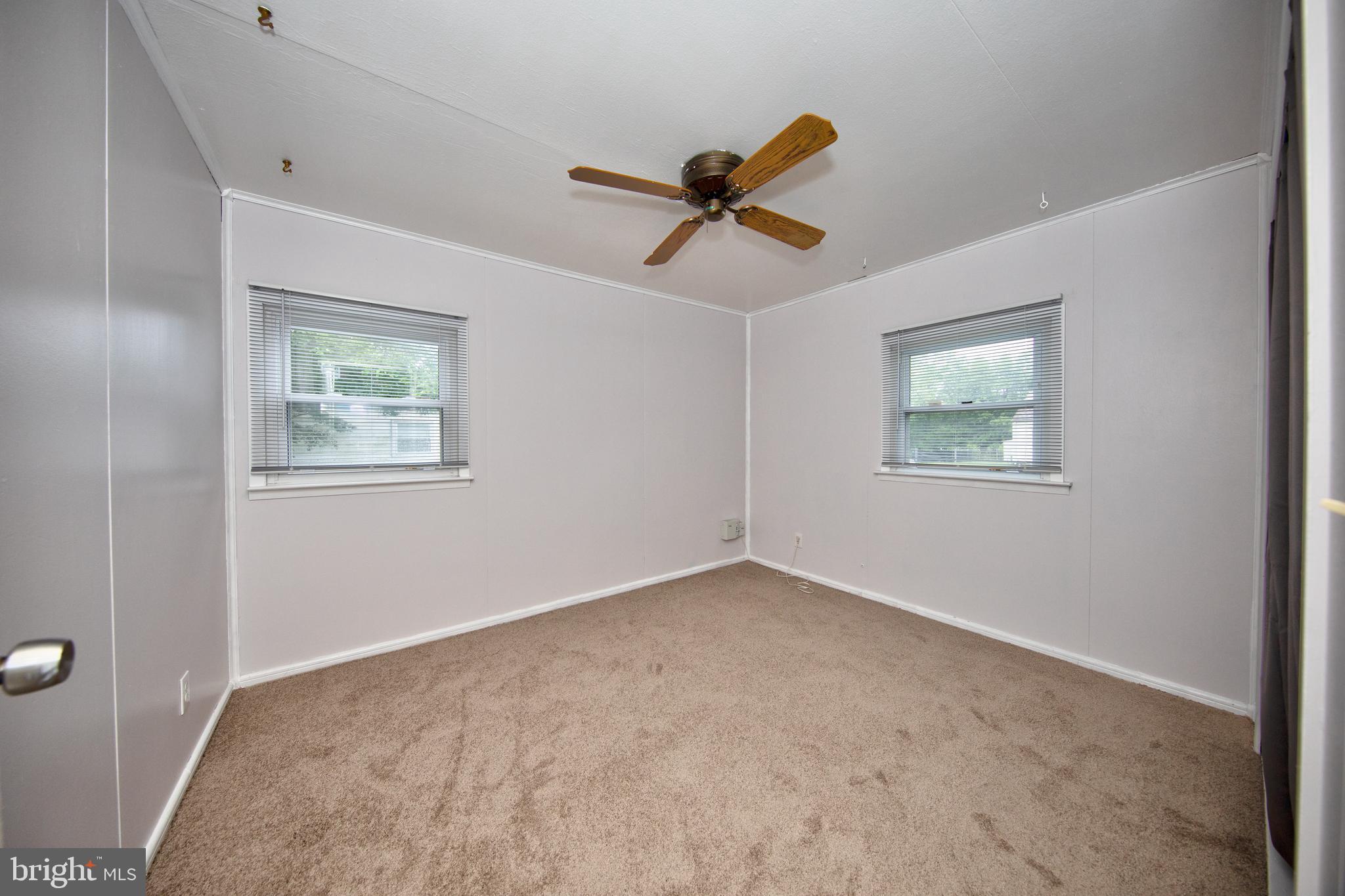 ROYAL ACRES - Residential