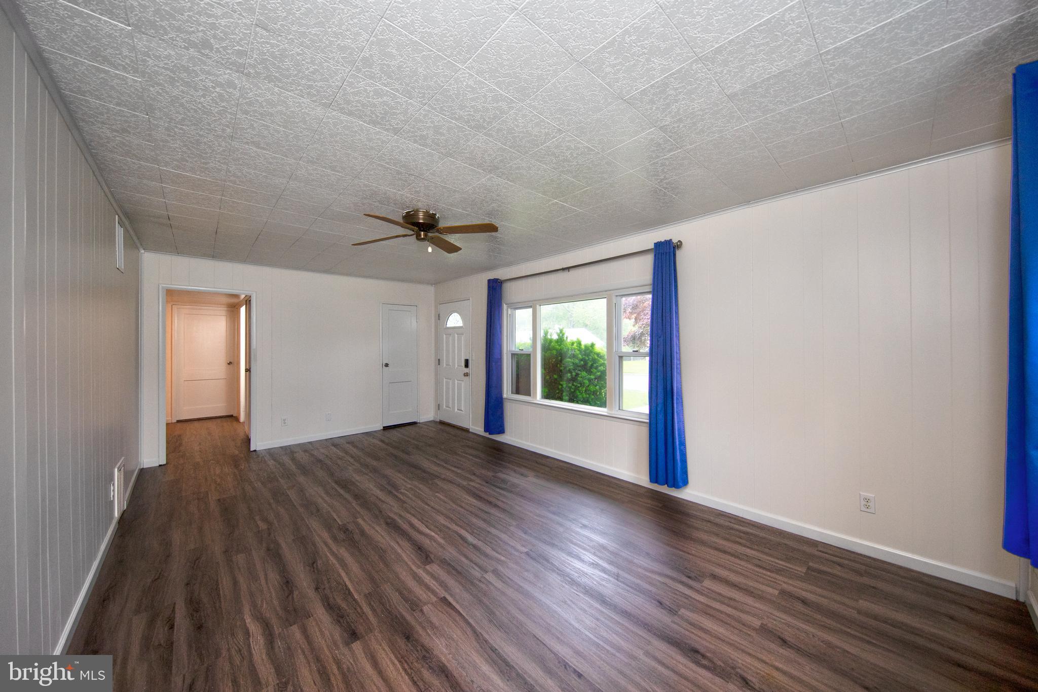 ROYAL ACRES - Residential