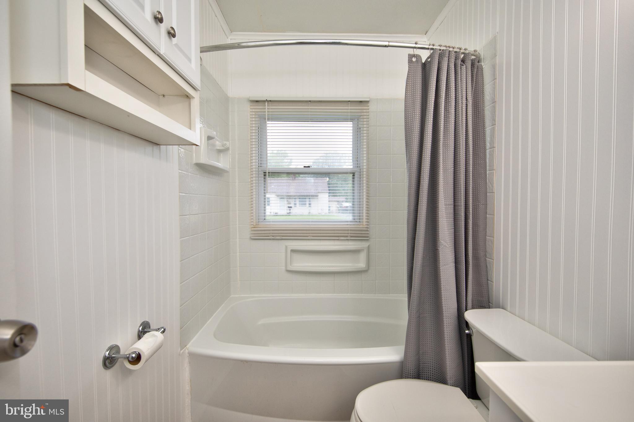 ROYAL ACRES - Residential