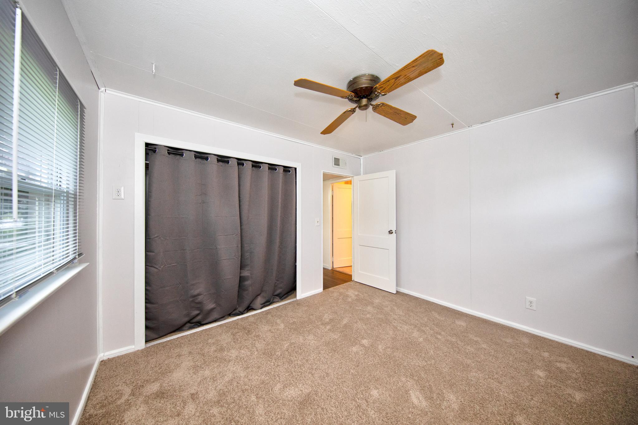 ROYAL ACRES - Residential