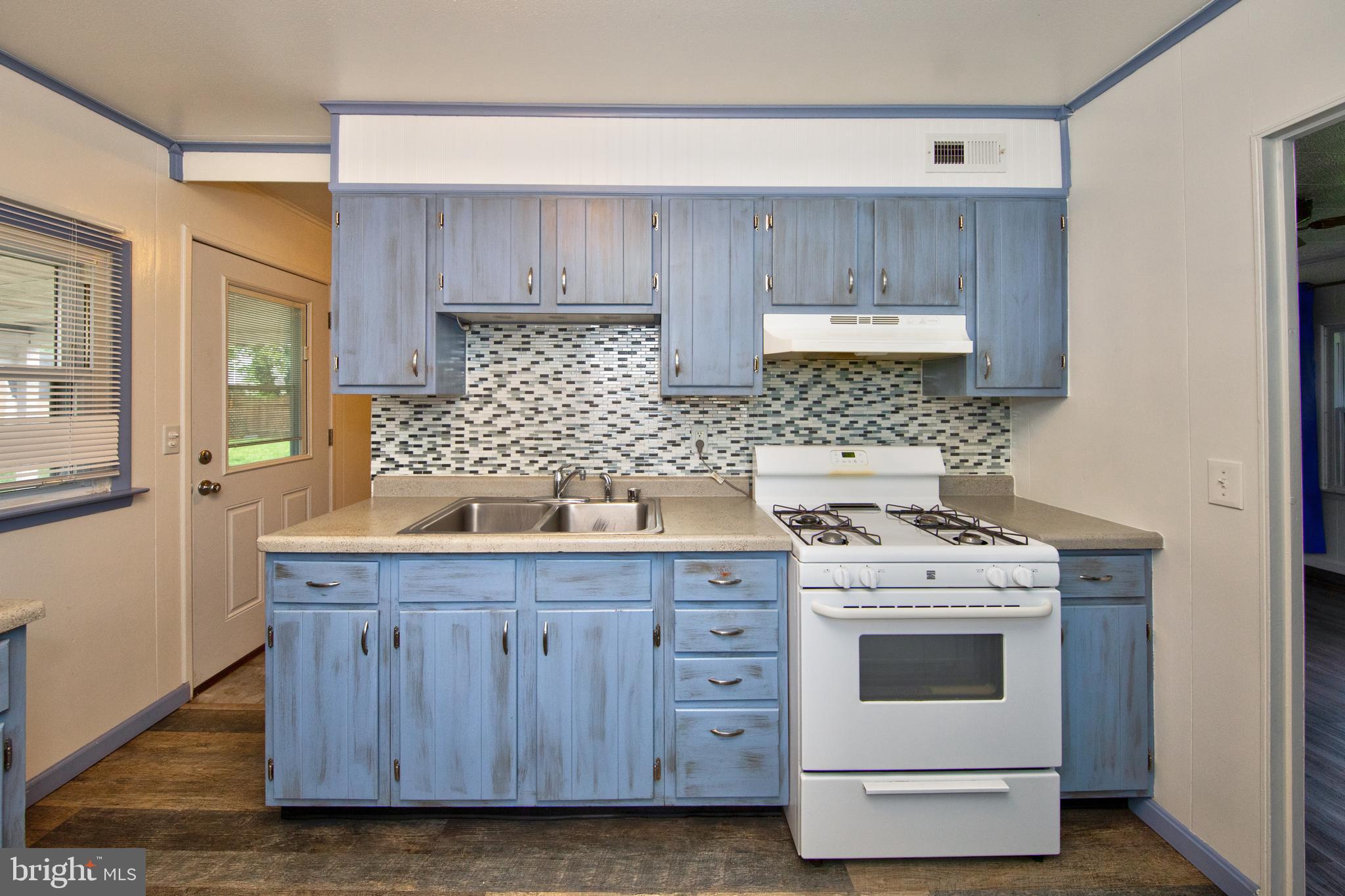 ROYAL ACRES - Residential