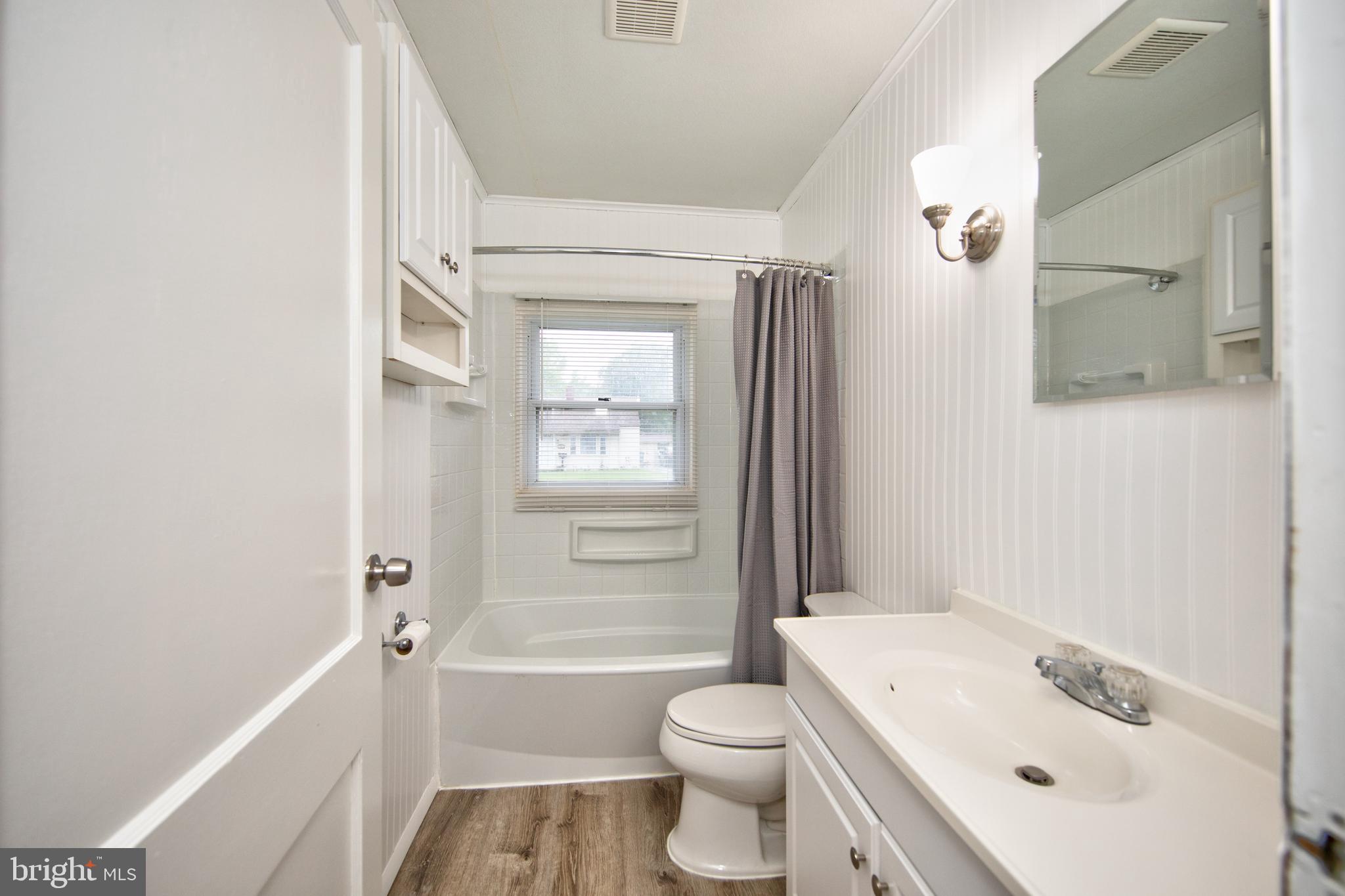 ROYAL ACRES - Residential