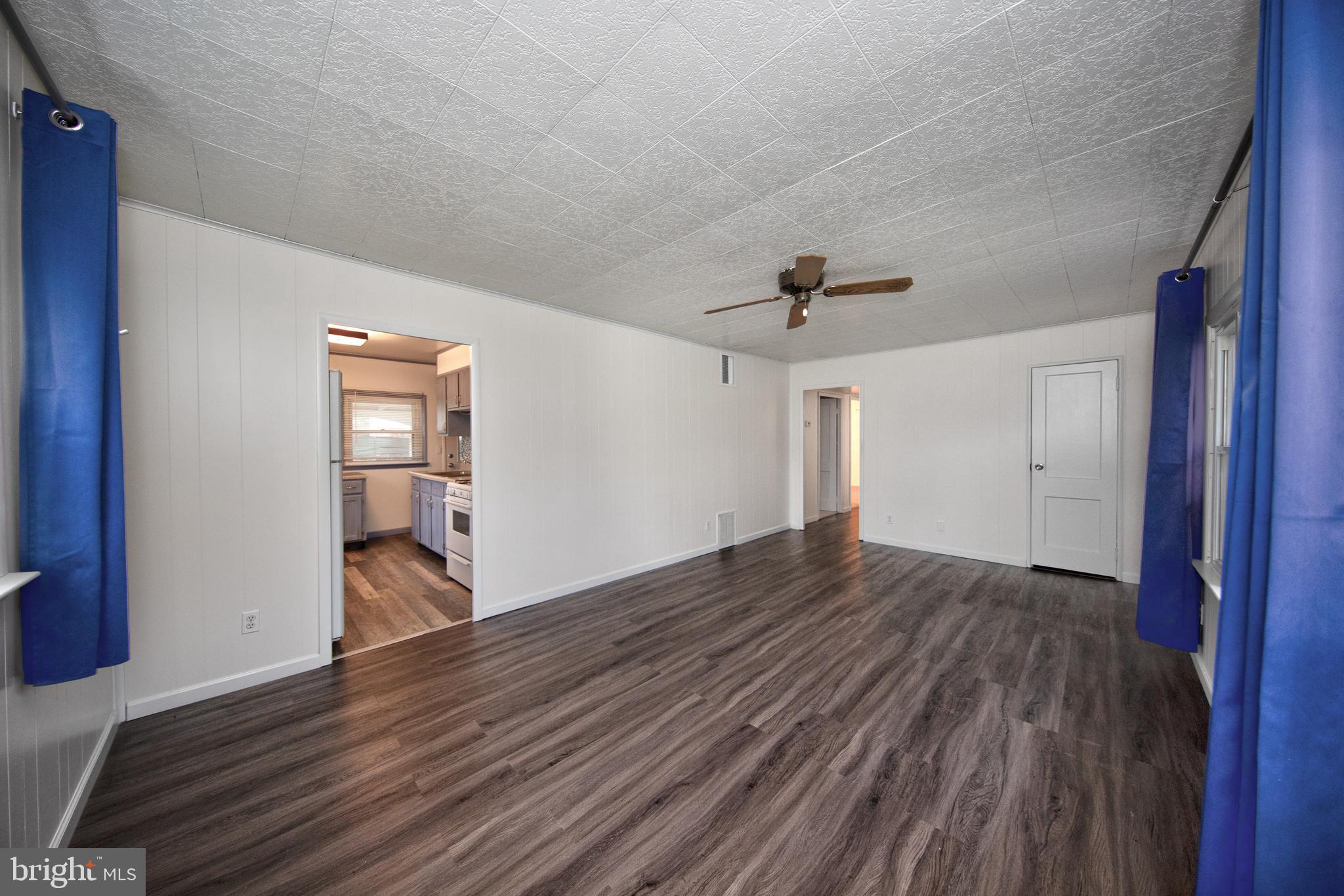 ROYAL ACRES - Residential