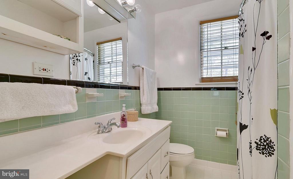 WILTON WOODS - Residential Lease