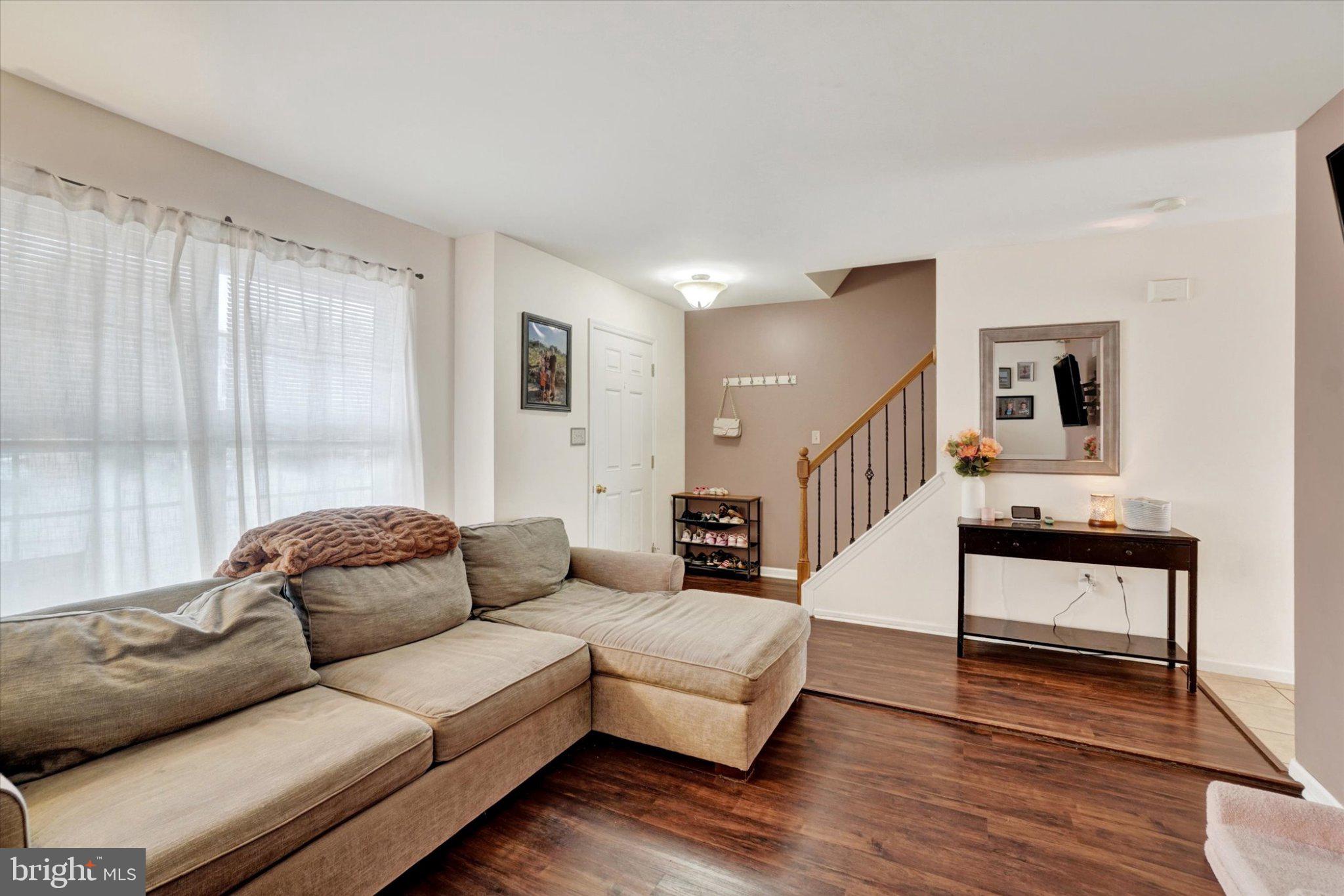 555 GLEN DRIVE