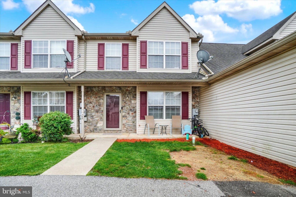 Photo of 555 Glen Drive, MANCHESTER, PA 17345 (MLS # PAYK2110696)