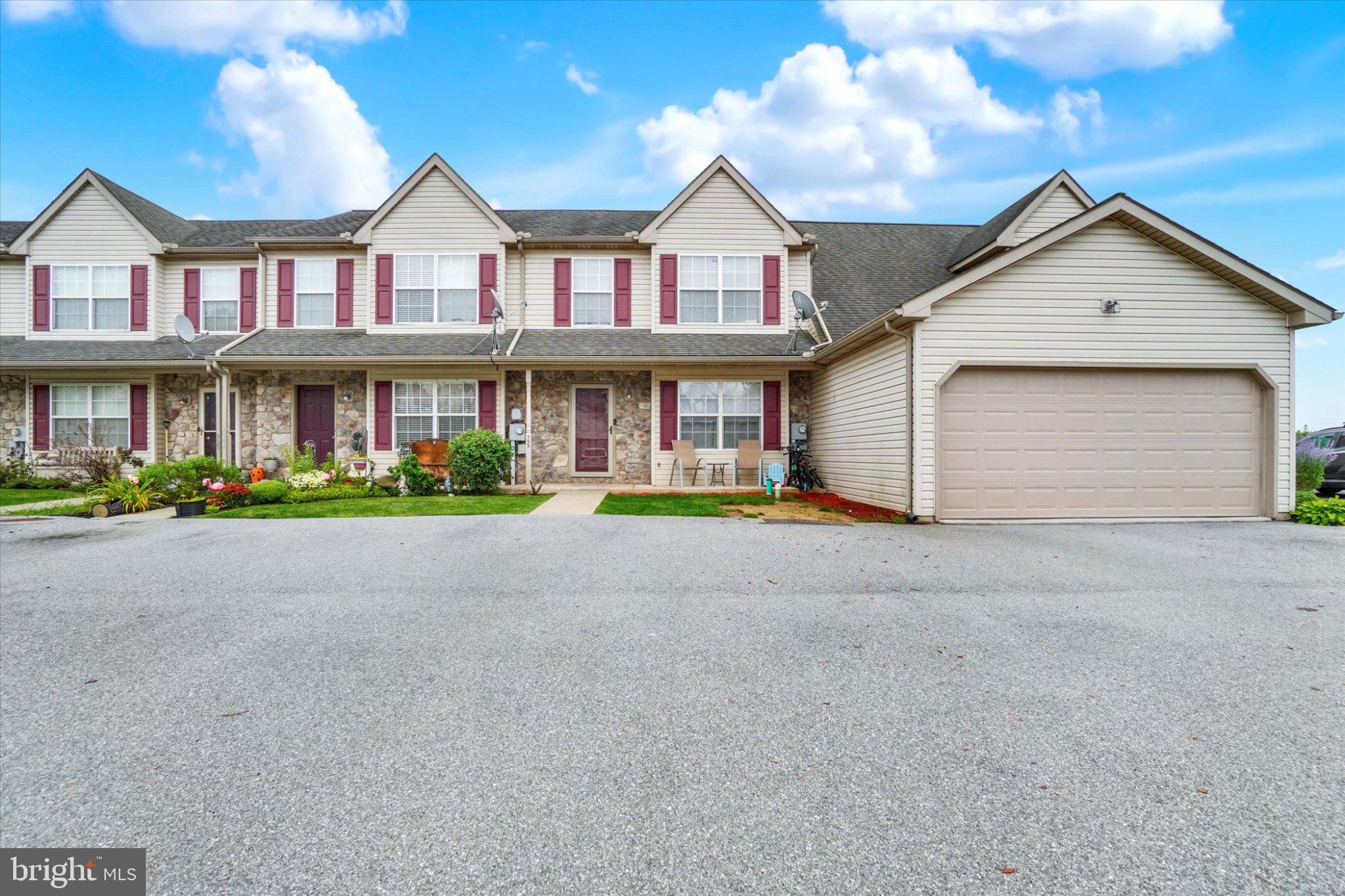 555 GLEN DRIVE