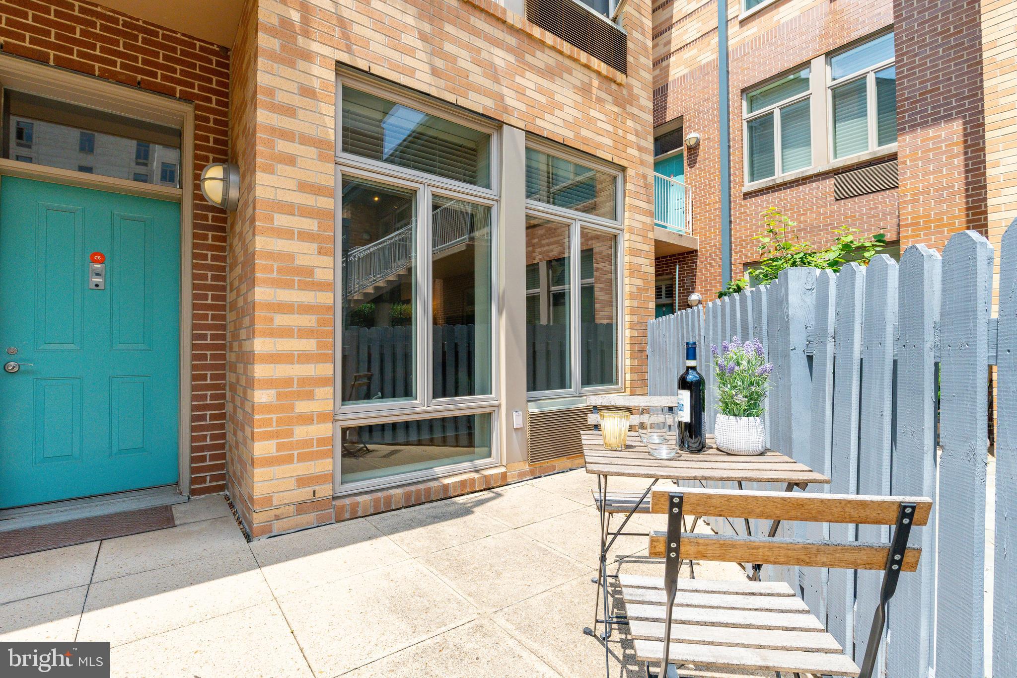 1900 HAMILTON STREET C6