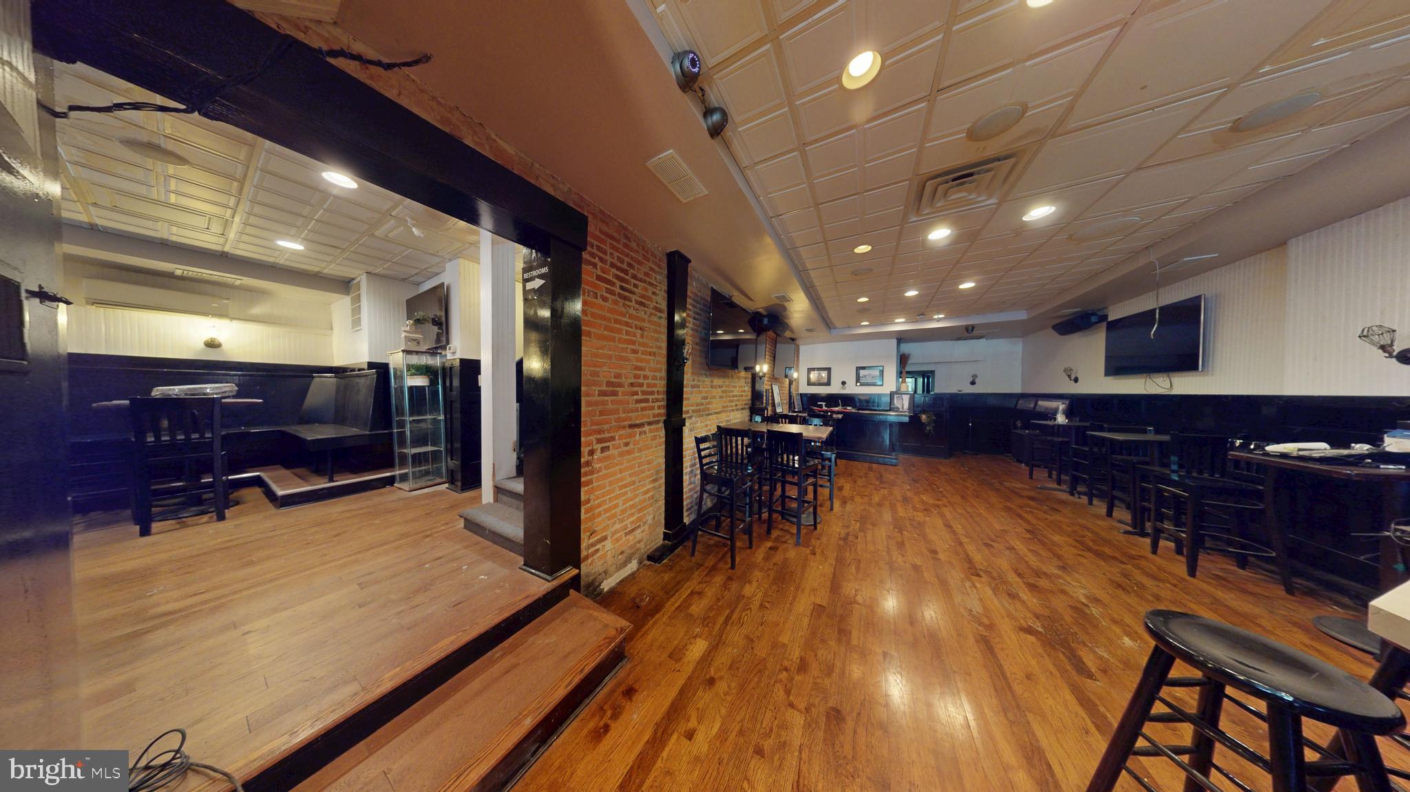 RITTENHOUSE SQUARE - Commercial Lease