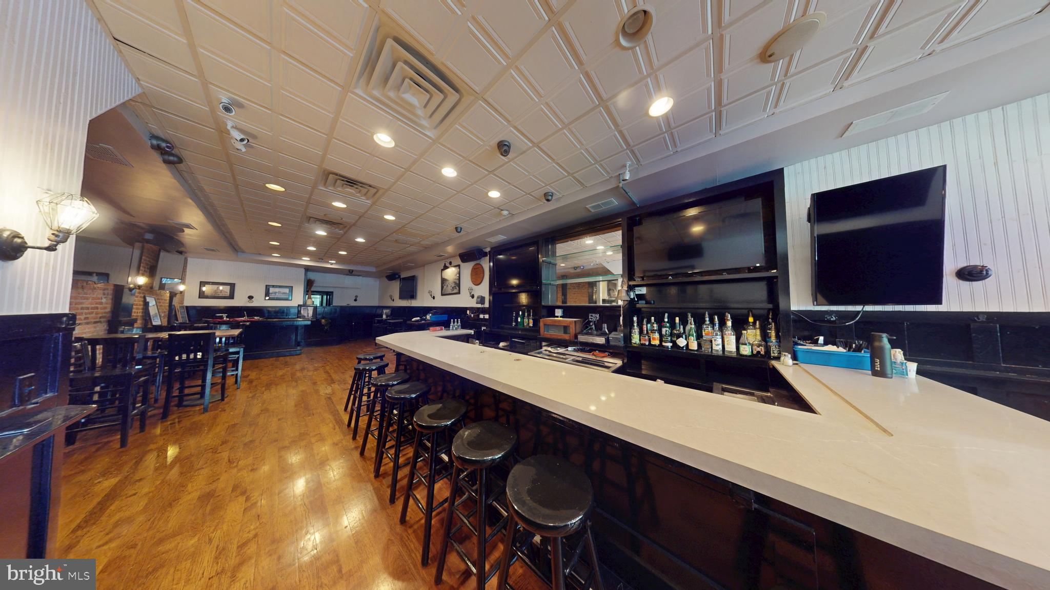 RITTENHOUSE SQUARE - Commercial Lease