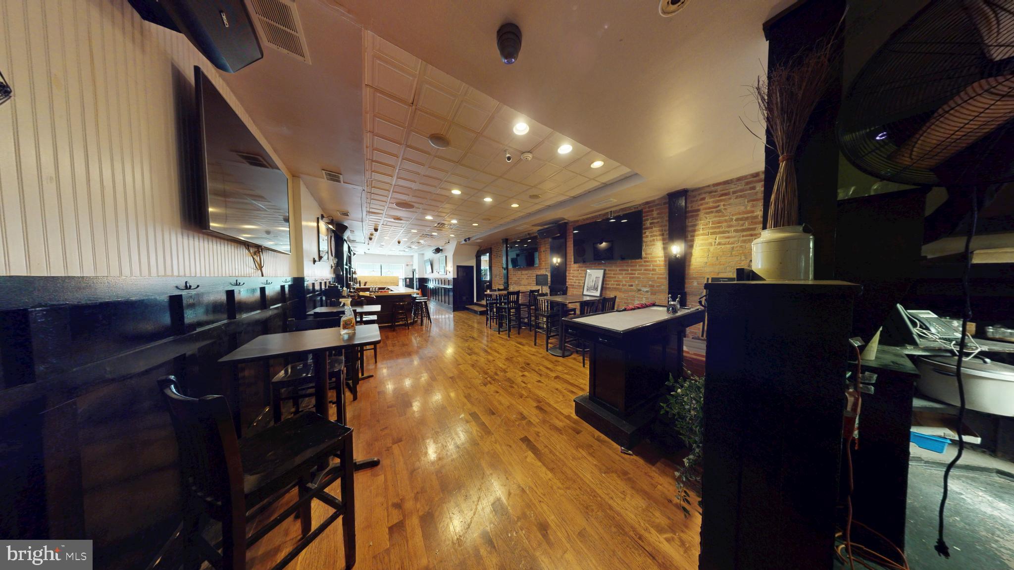 RITTENHOUSE SQUARE - Commercial Lease