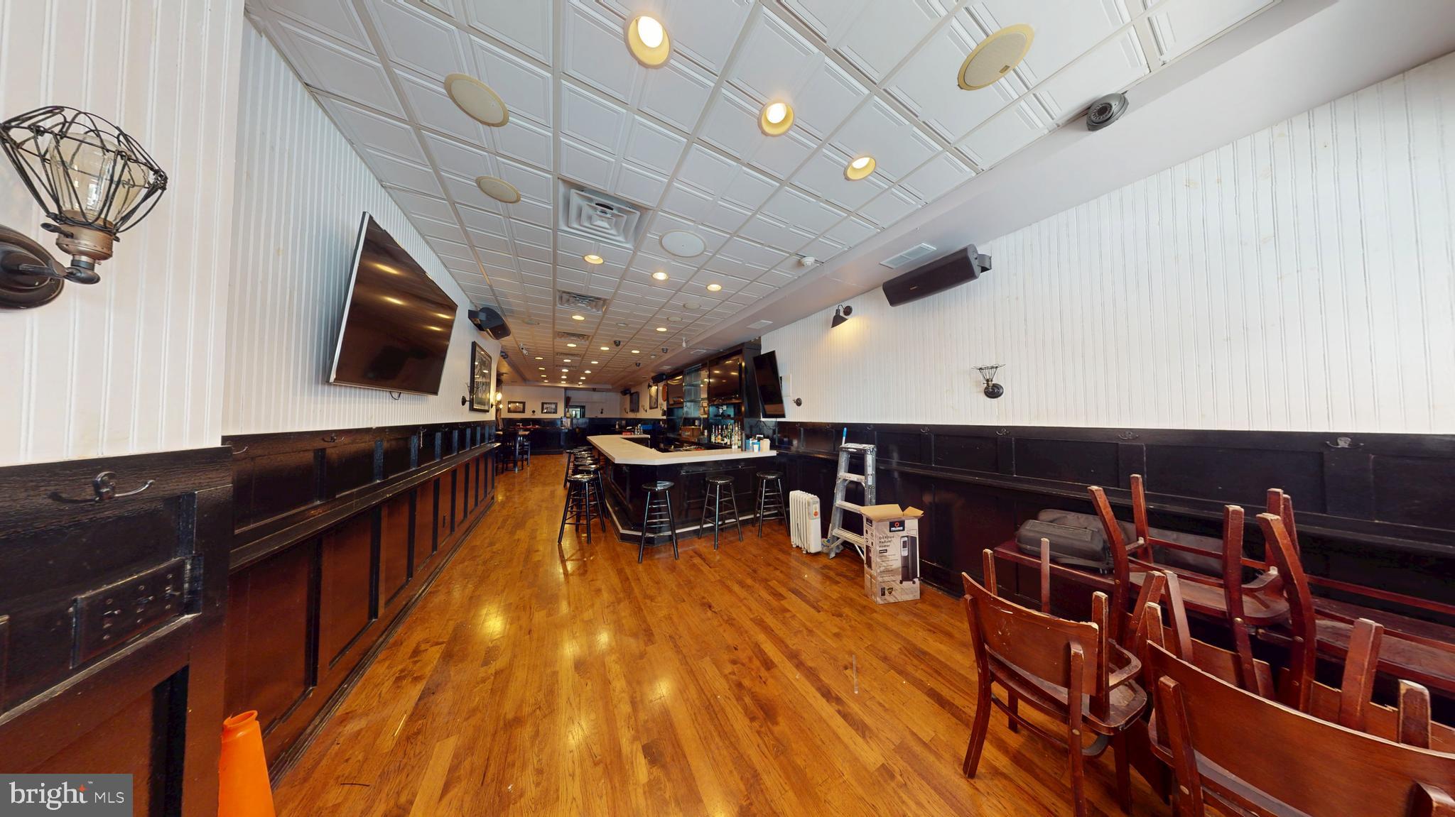 RITTENHOUSE SQUARE - Commercial Lease