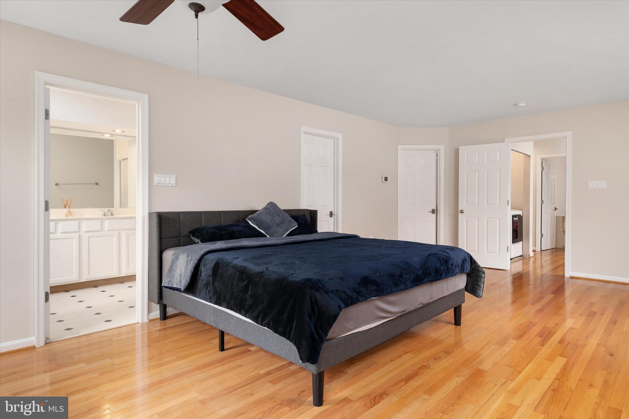 GOLDSBOROUGH MANOR - Residential