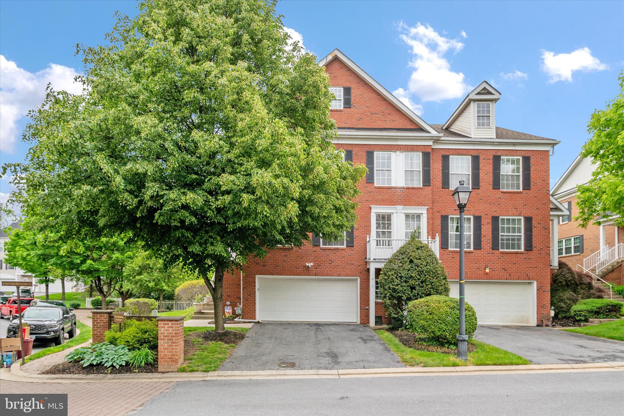 GOLDSBOROUGH MANOR - Residential