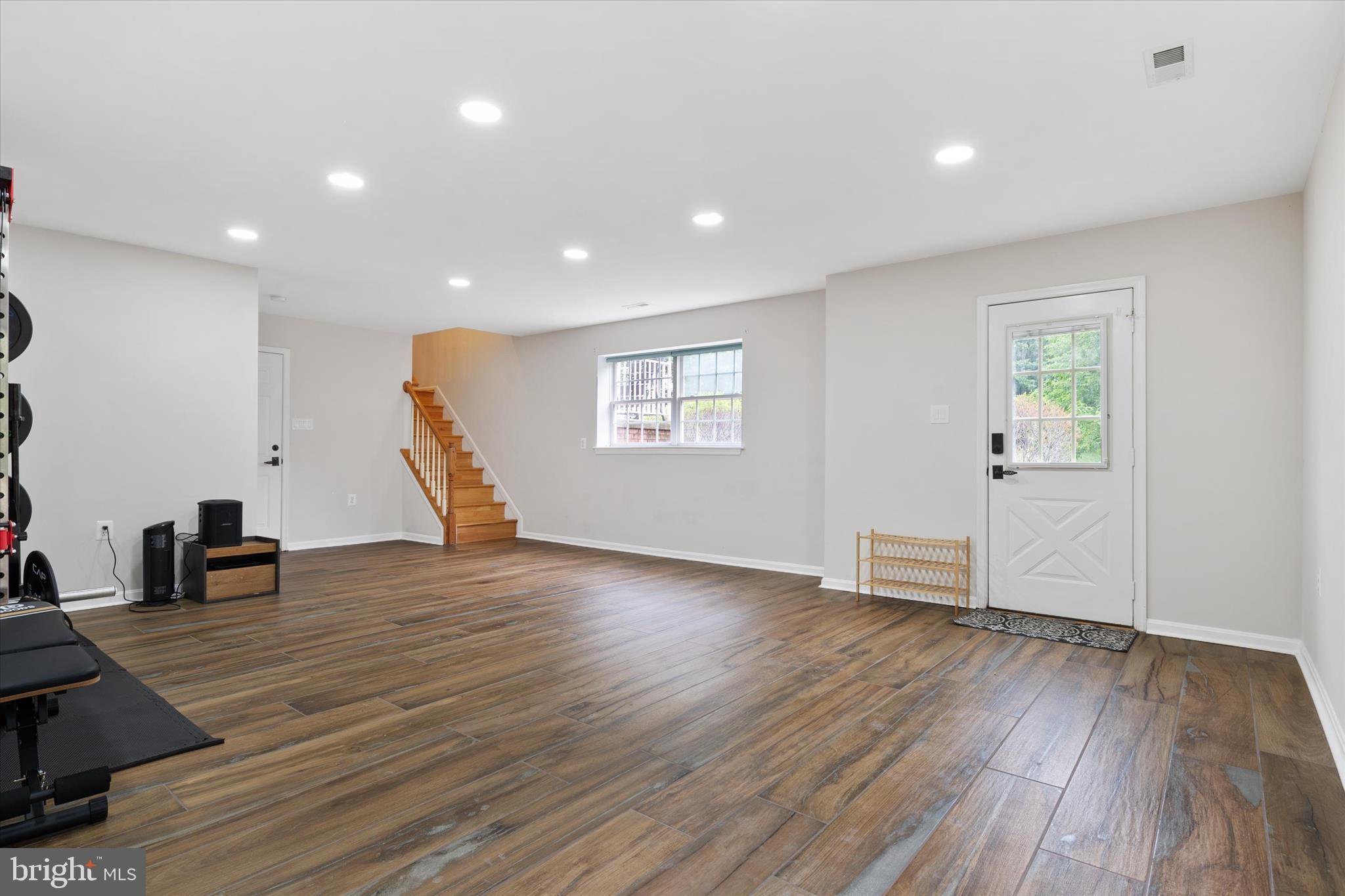 GOLDSBOROUGH MANOR - Residential