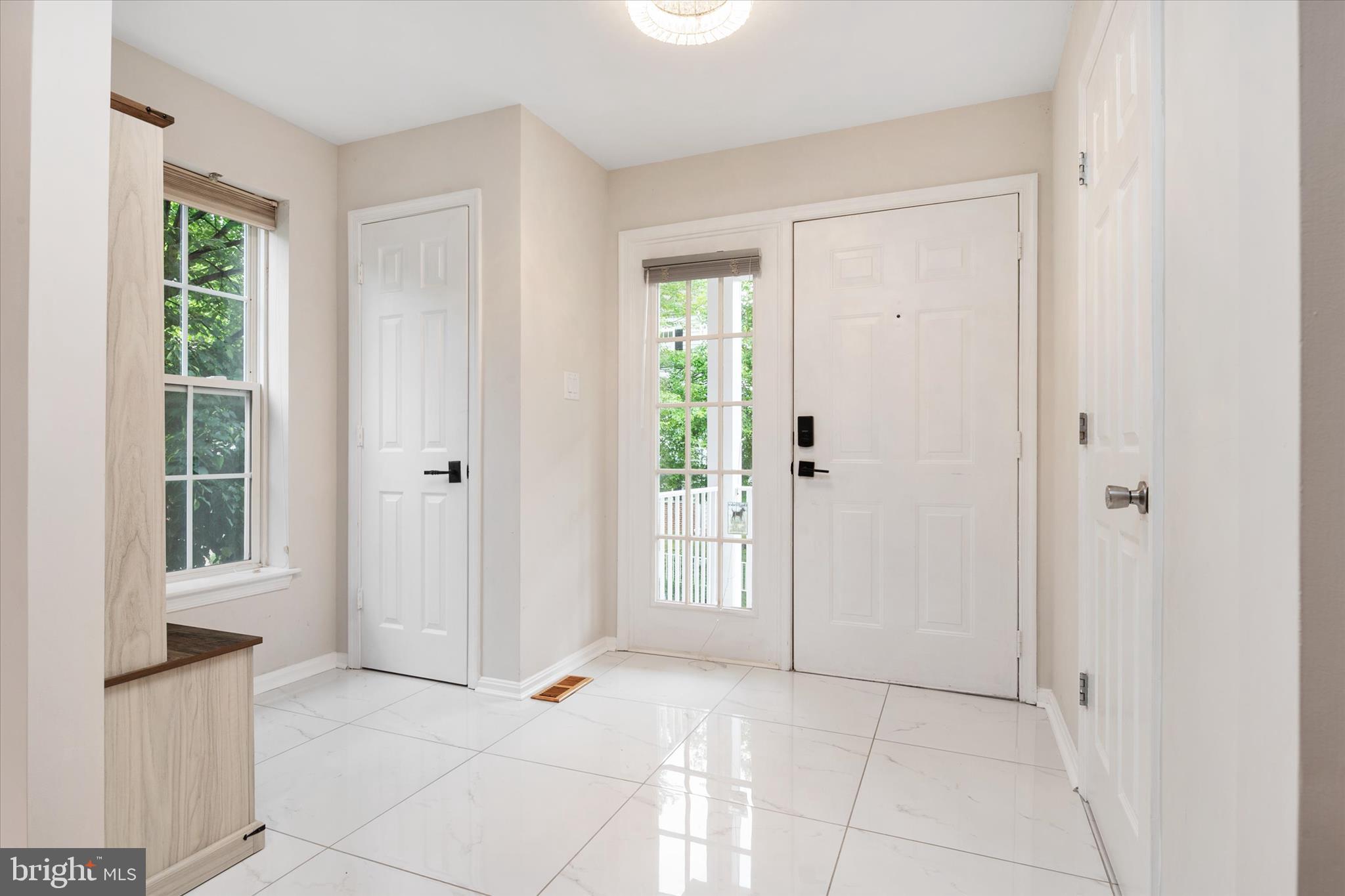 GOLDSBOROUGH MANOR - Residential