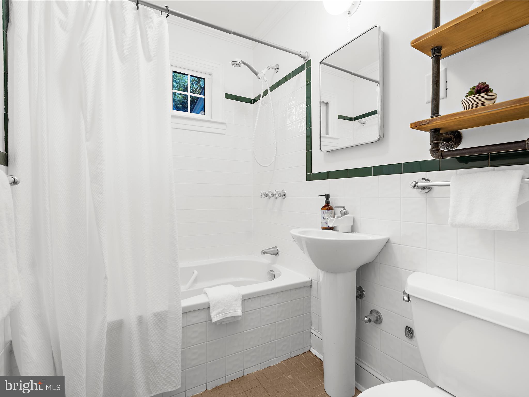 EASTPORT - Residential