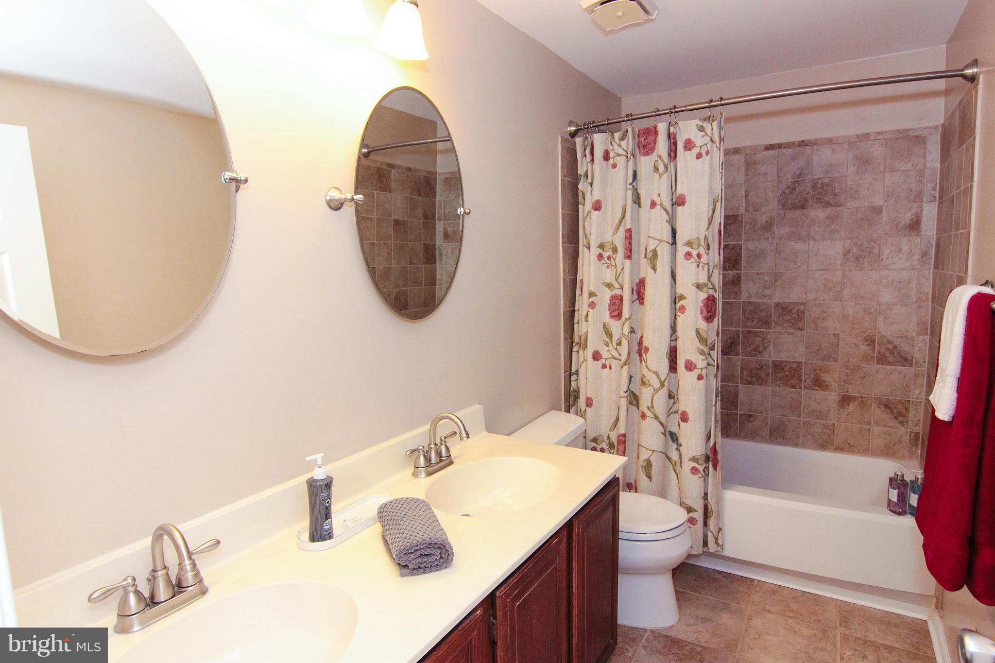 COUNTRYSIDE - Residential