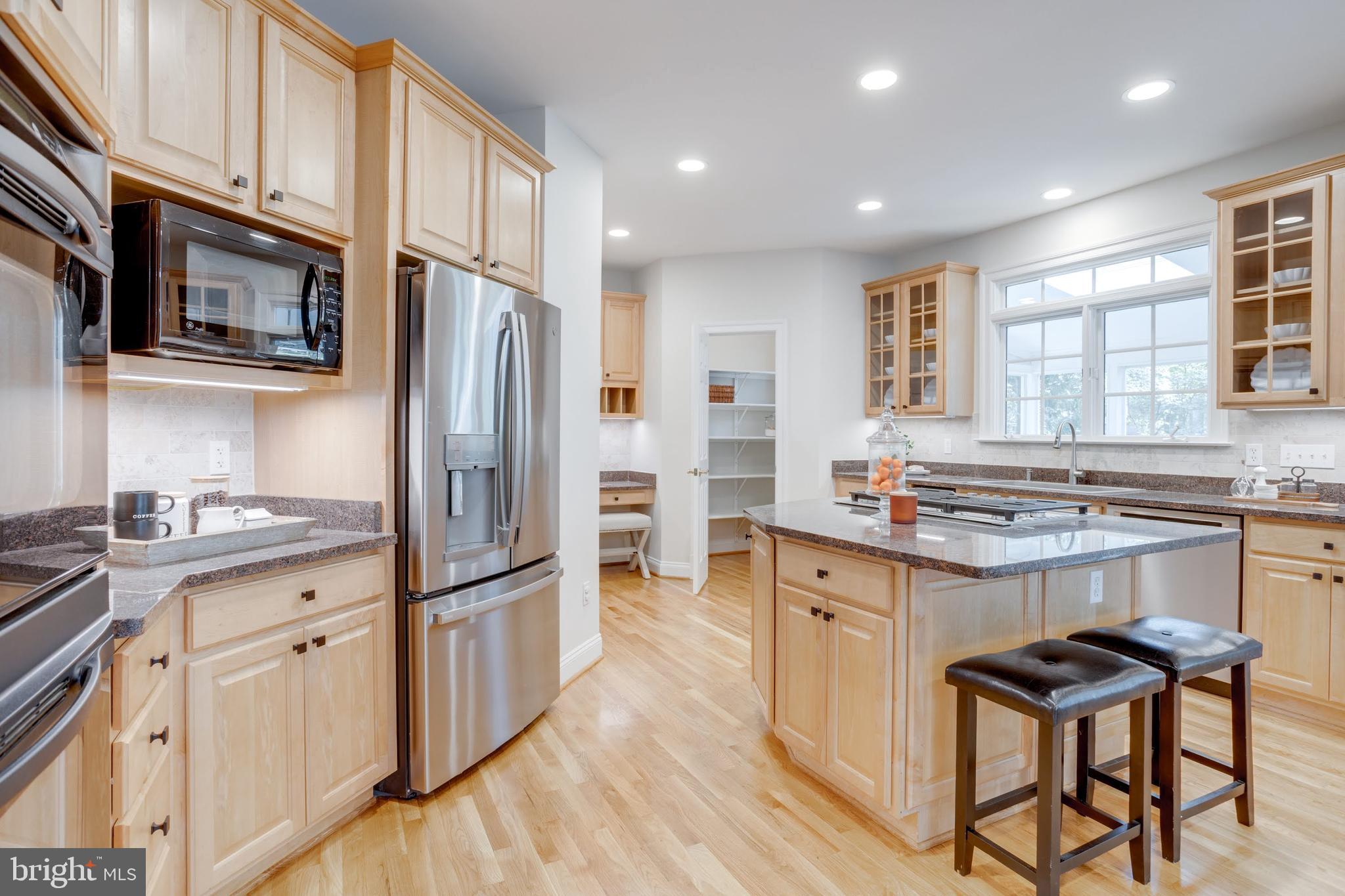 LEE FOREST - Residential