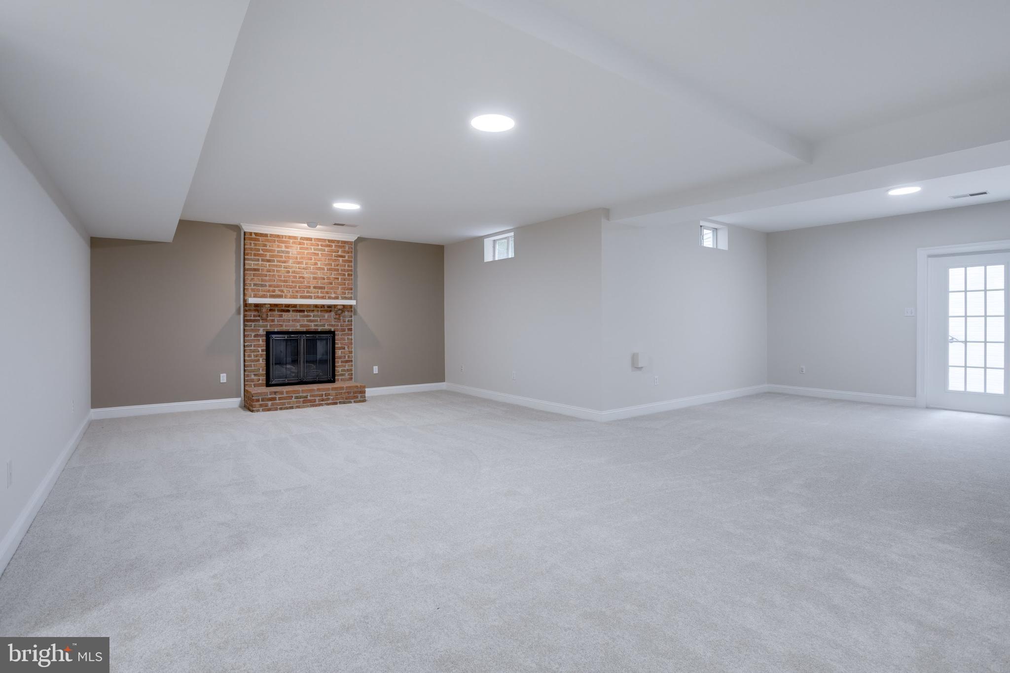 LEE FOREST - Residential