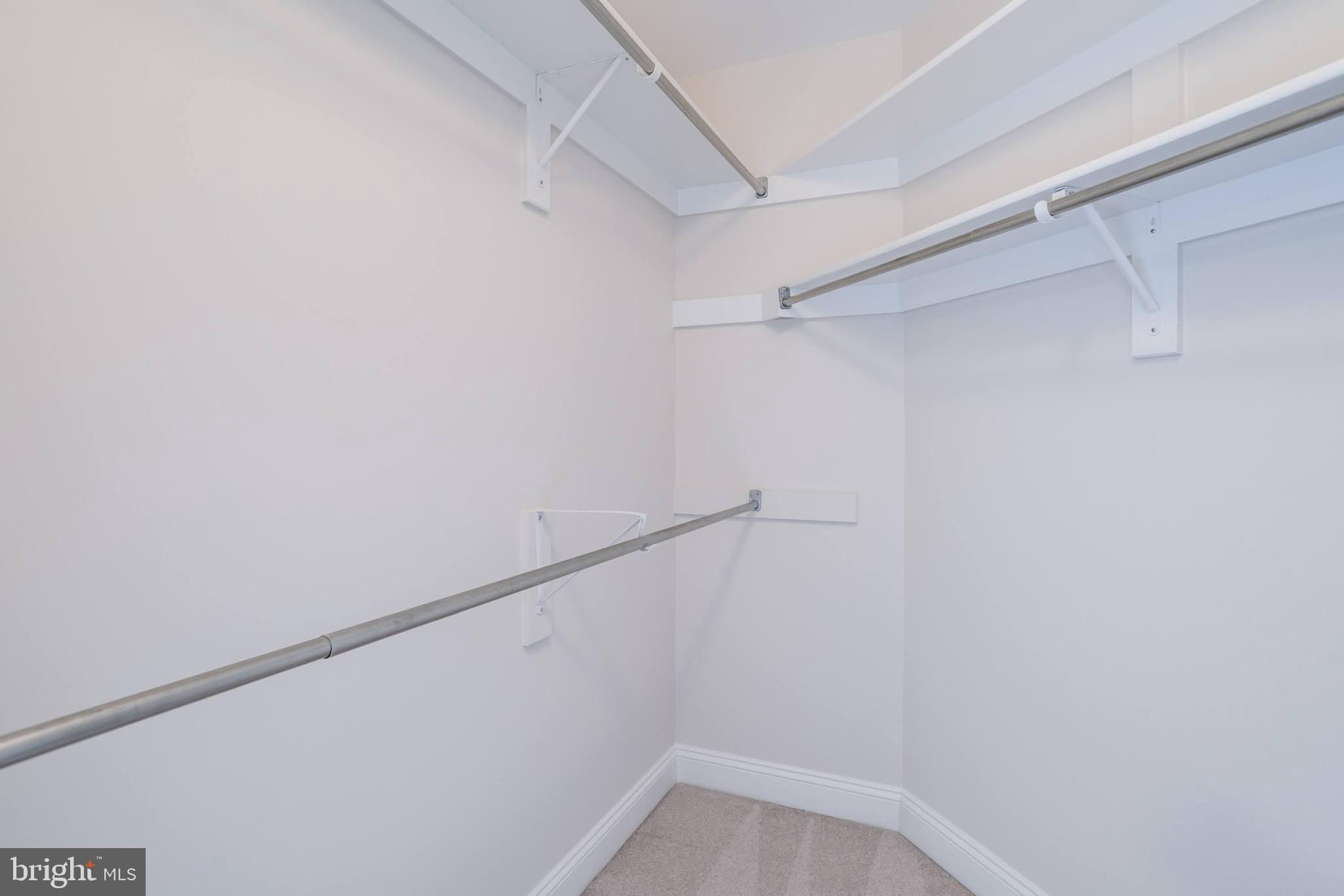 LEE FOREST - Residential