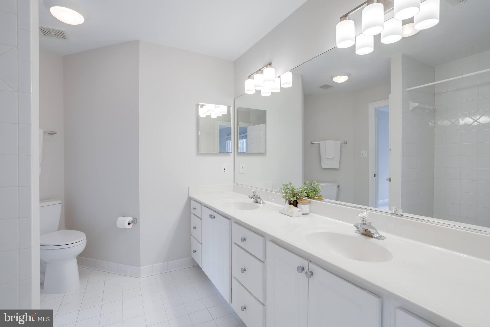 LEE FOREST - Residential