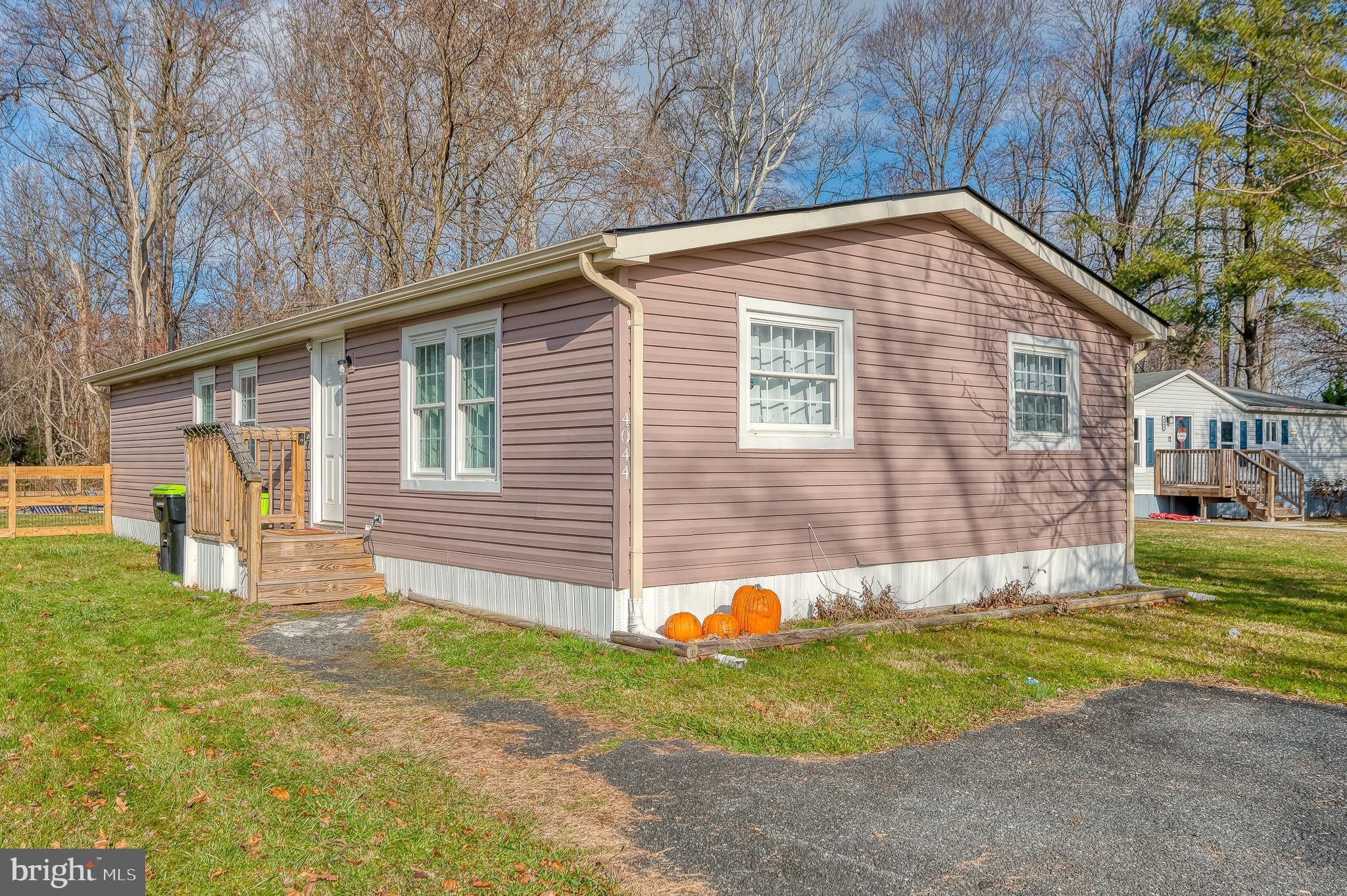 MOUNTAIN BUSH ESTATES - Residential